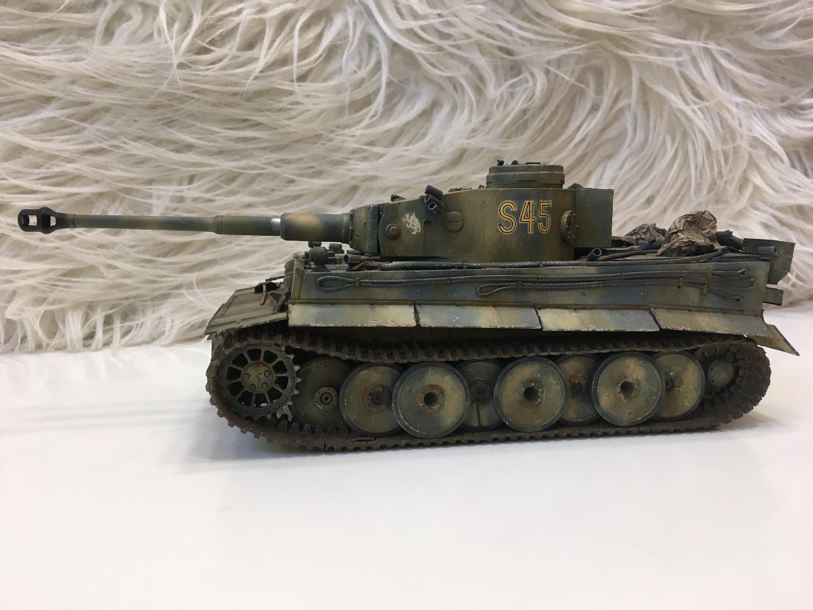 Tamiya 35216 1/35 Ger. Tiger I Early Production Tank Plastic Model Kit for Unisex Adult customer photo 1
