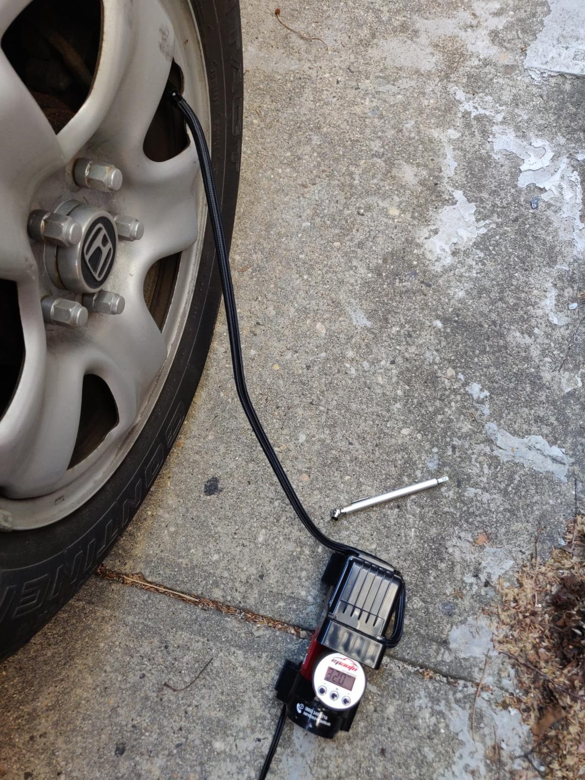 Milton S-920 Pencil Tire Pressure Gauge With Tread Depth Gauge customer photo 1