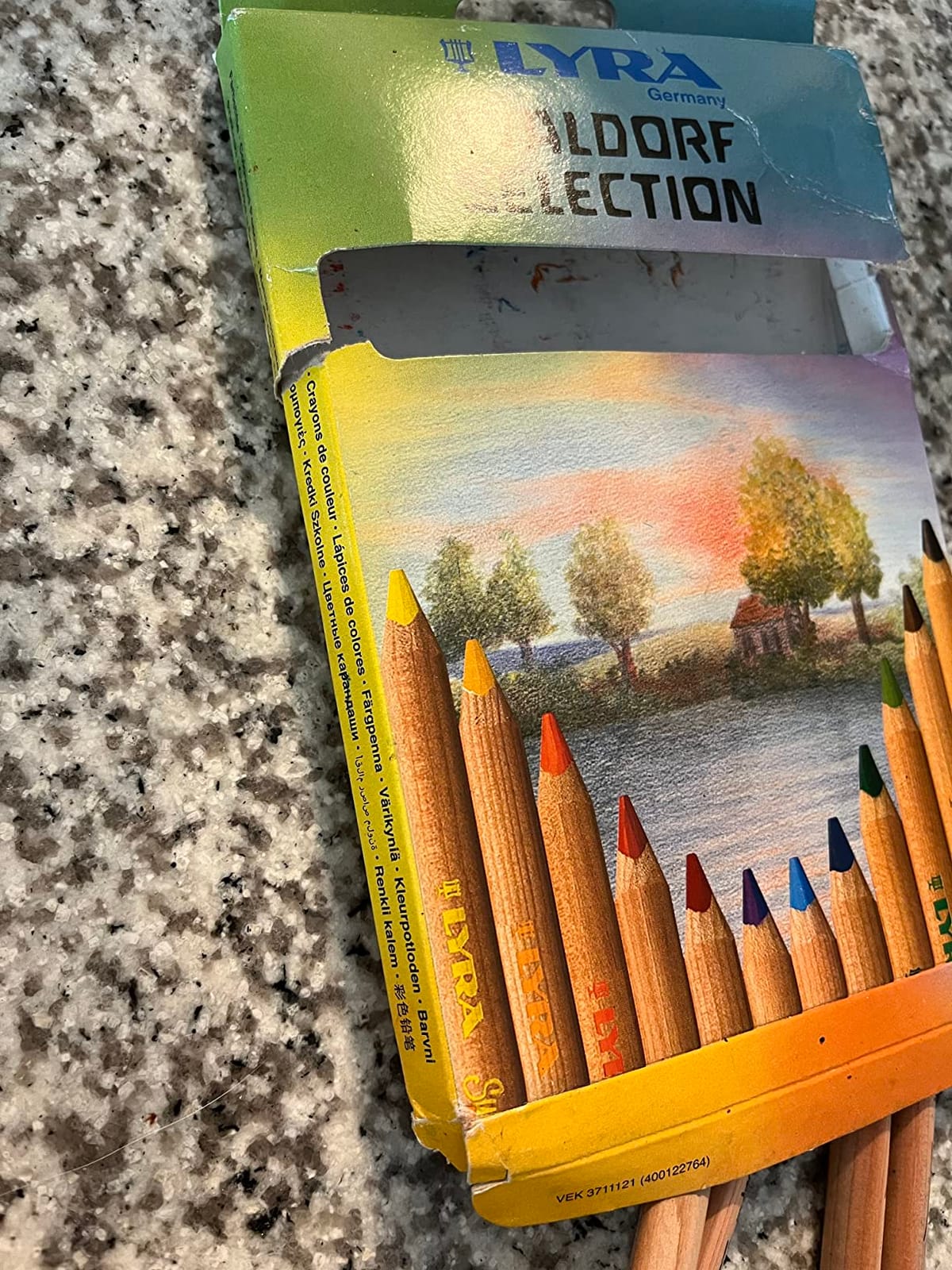 Lyra Waldorf Selection Giant Triangular Colored Pencil, Unlacquered, 6.25 Millimeter Cores, Assorted Colors, 12-Pack customer photo 1