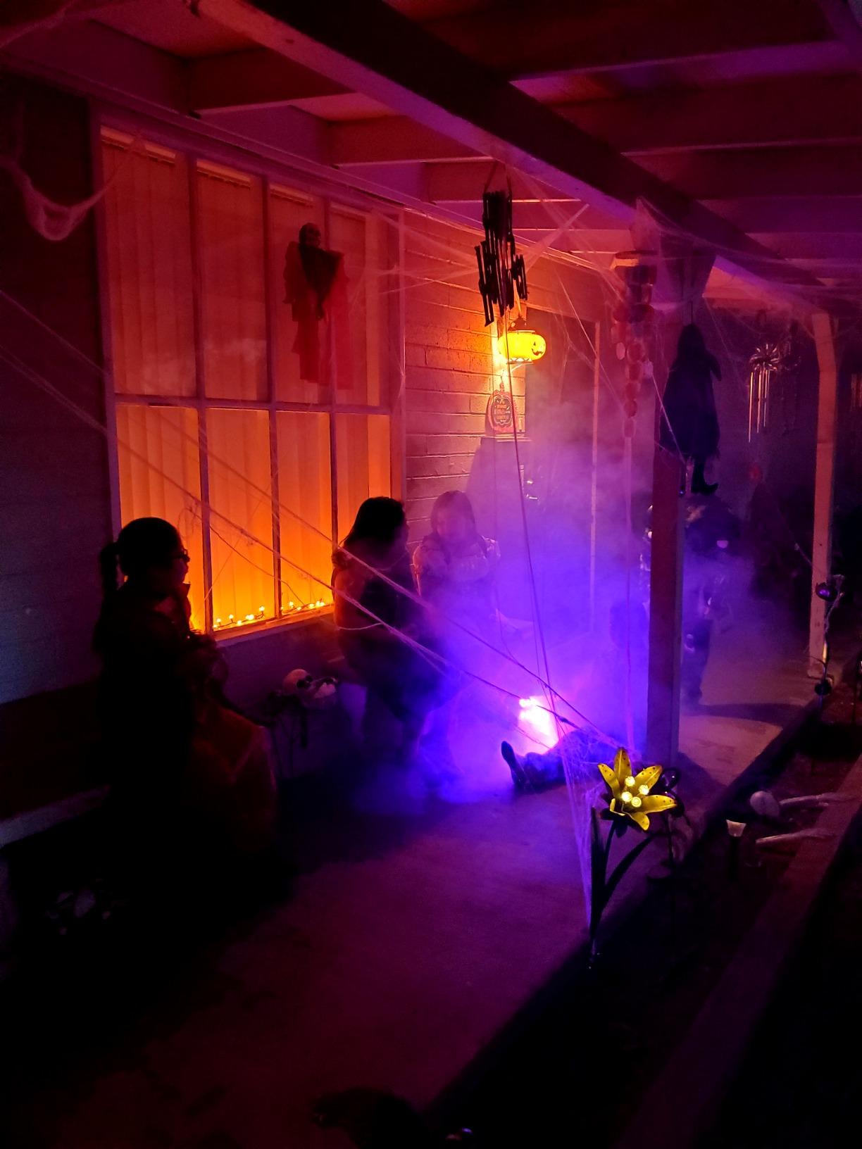 Froggy's Fog Halloween and Party Fog Fluid, High Output Long-Lasting Fog Juice for 400-1500 Watt Water-Based Fog Machines, Great for Pro & Home Haunters, Theatrical Effects, DJs, & More, Half Gallon customer photo 2