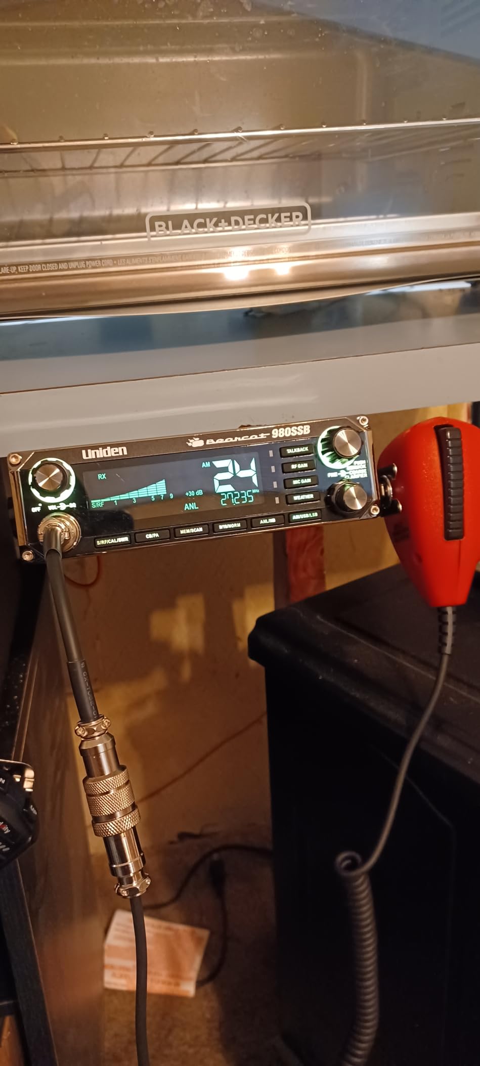 Uniden BEARCAT 980 40- Channel SSB CB Radio with Sideband NOAA WeatherBand,7- Color Digital Display PA/CB Switch and Noise Cancelling Mic, Wireless Mic Compatible customer photo 1