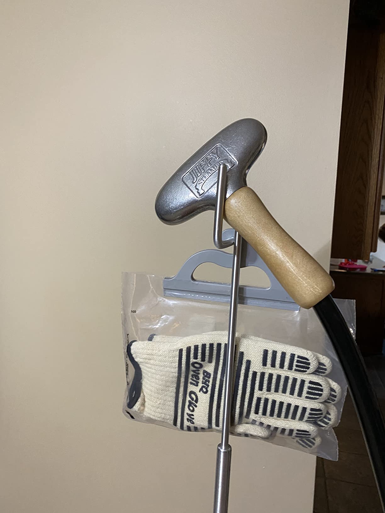 J-2S Jiffy Garment Steamer with Plastic Head and Stainless Steel Face, 120 Volt,Grey customer photo 2