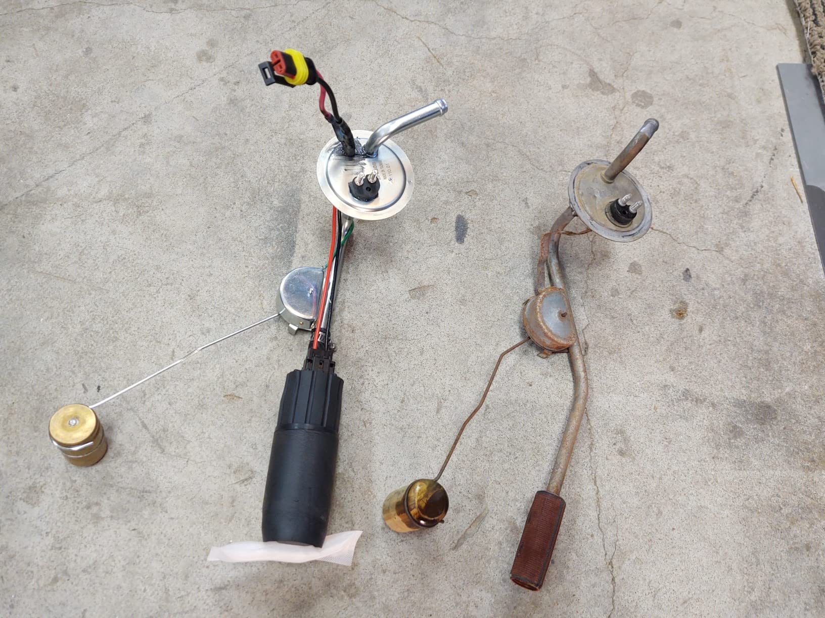 AEM 50-1000 High Flow In-Tank Fuel Pump, Black, 4.055 x 1.535 x 1.535 inches customer photo 2
