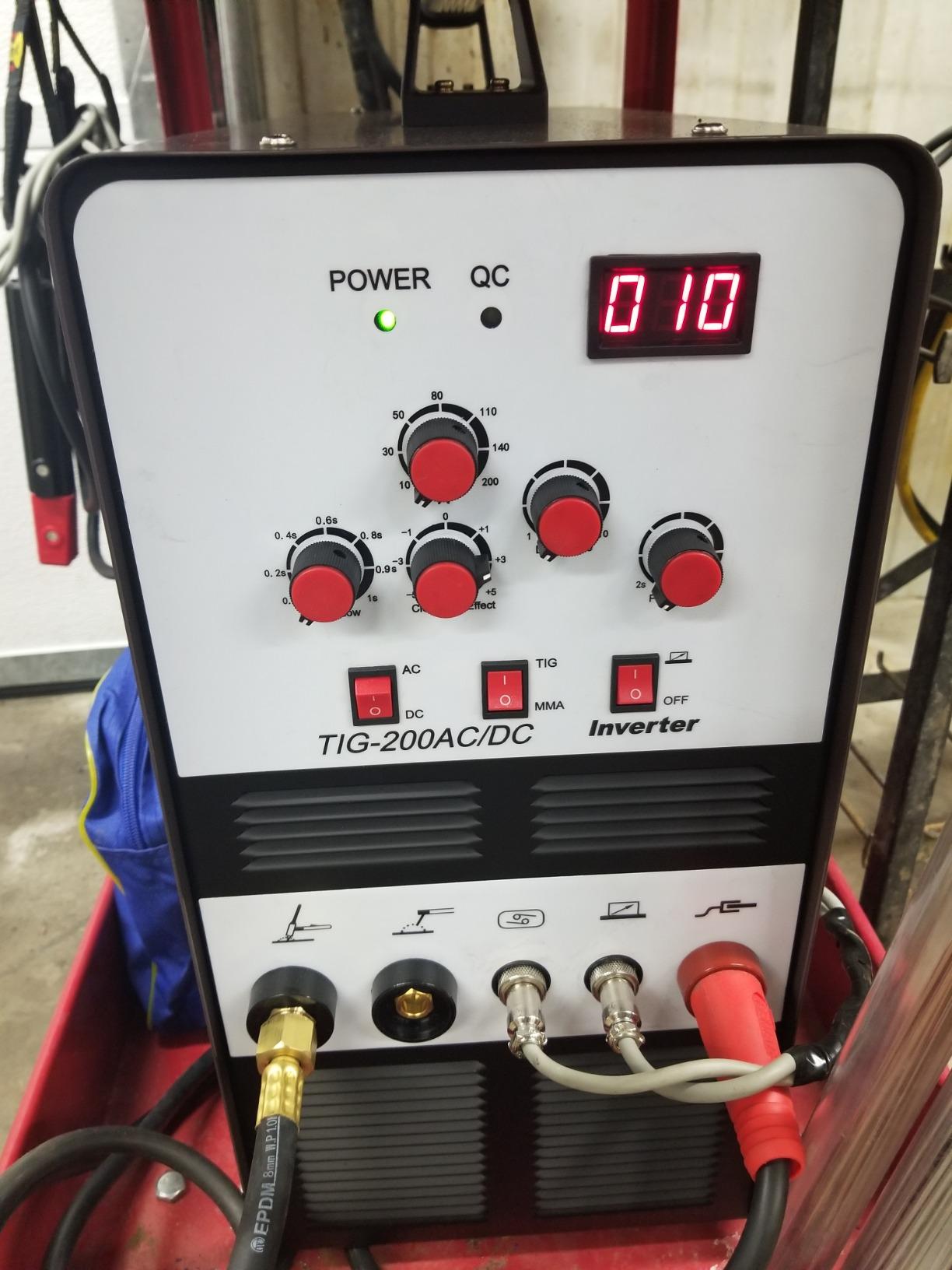 LOTOS TIG200ACDC 200A AC/DC Aluminum Tig Welder with DC Stick/Arc Welder, Square Wave Inverter with Foot Pedal and Argon Regulator 110/220V Dual Voltage Brown customer photo 1