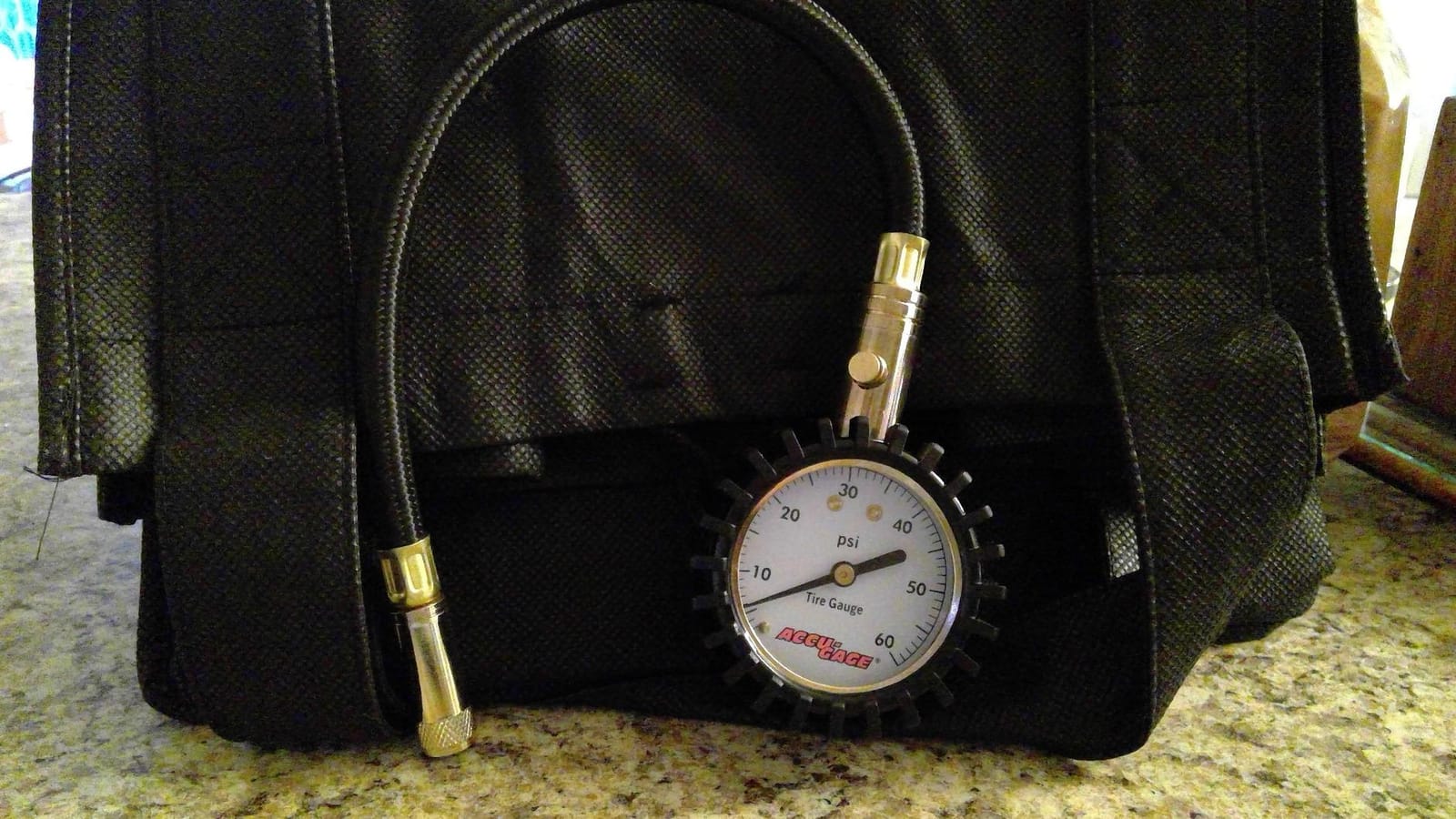 Accu-Gage RH60X Professional Tire Pressure Gauge with Protective Rubber Guard (60 PSI),Straight Chuck customer photo 1