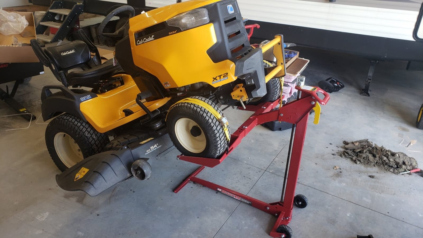 MoJack EZ MAX 45001 Riding Lawn Mower Lift Jack, 450 lb, Zero Turn/Tractor customer photo 2
