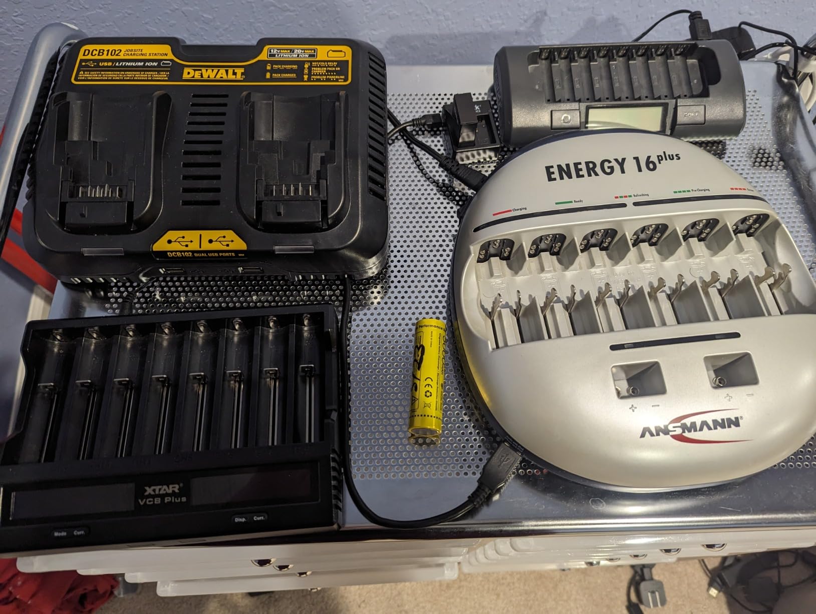 DEWALT 12/20V MAX Battery Charger, Corded, Dual Charging Station, 2-USB Ports Included (DCB102) customer photo 2