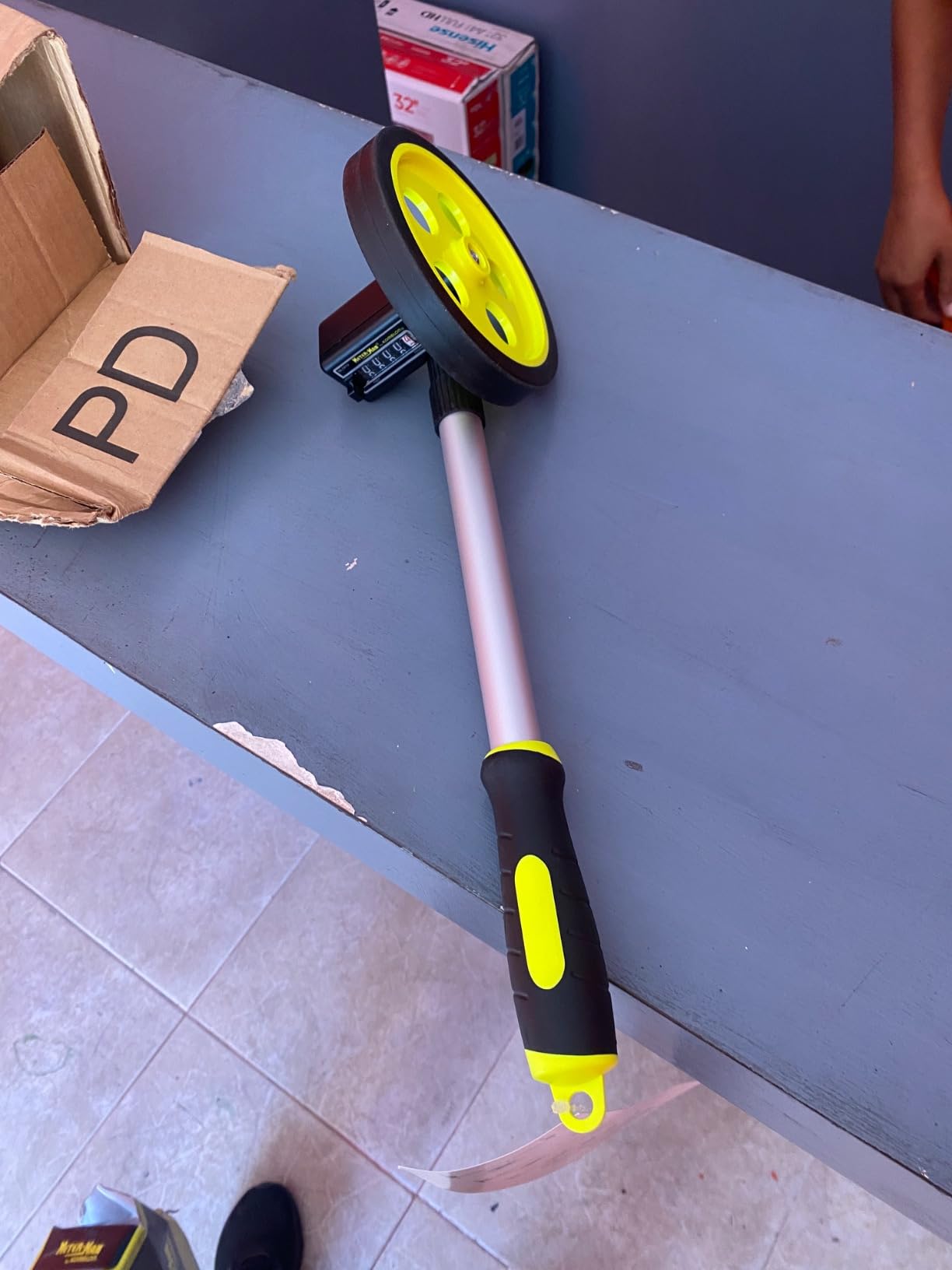 Komelon ML1810 Measuring Wheel for Feet, 6-Inch, Hi-Viz Yellow customer photo 2