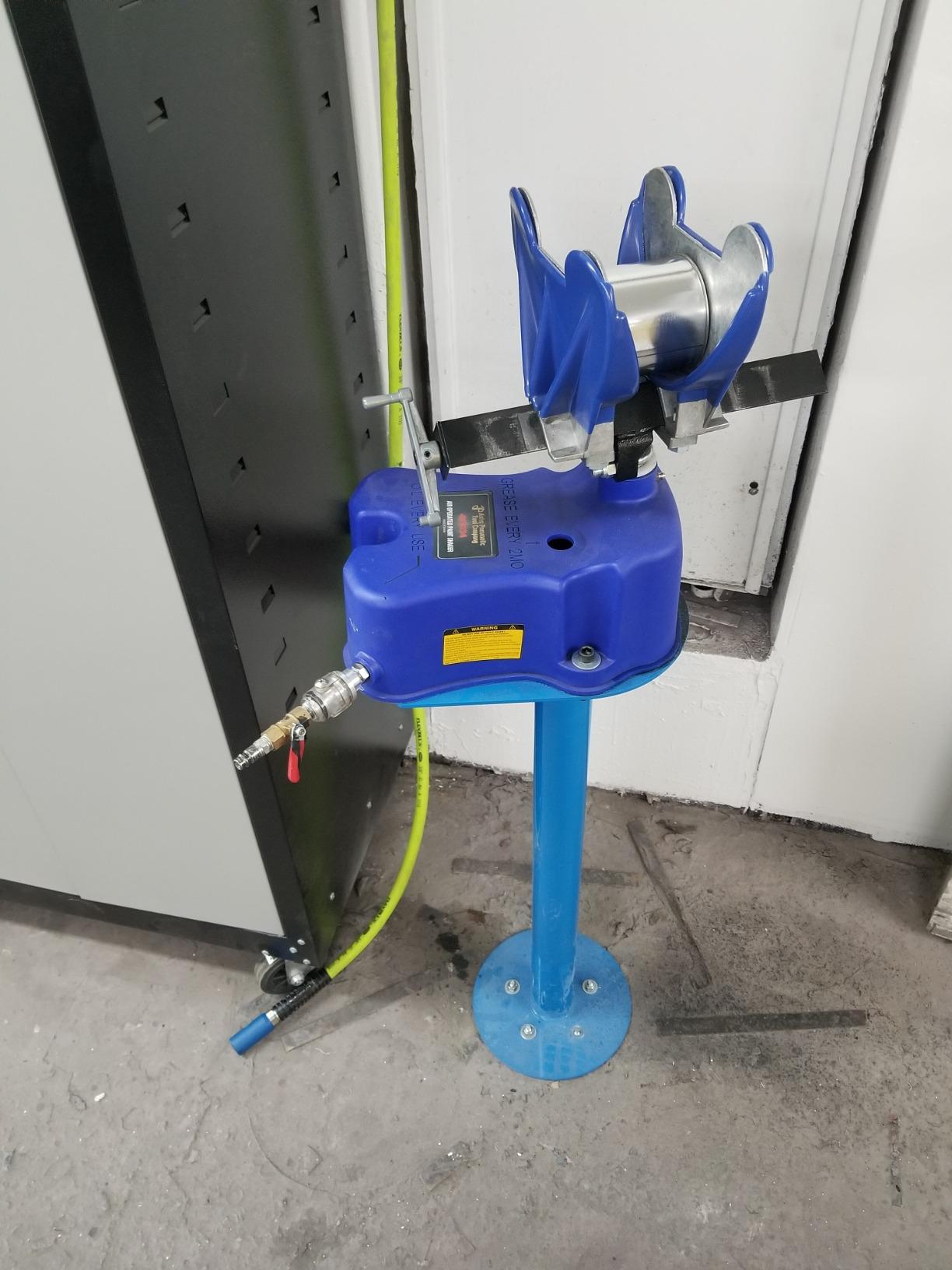 Astro Pneumatic - Air Operated Paint Shaker (4550A), Blue customer photo 1
