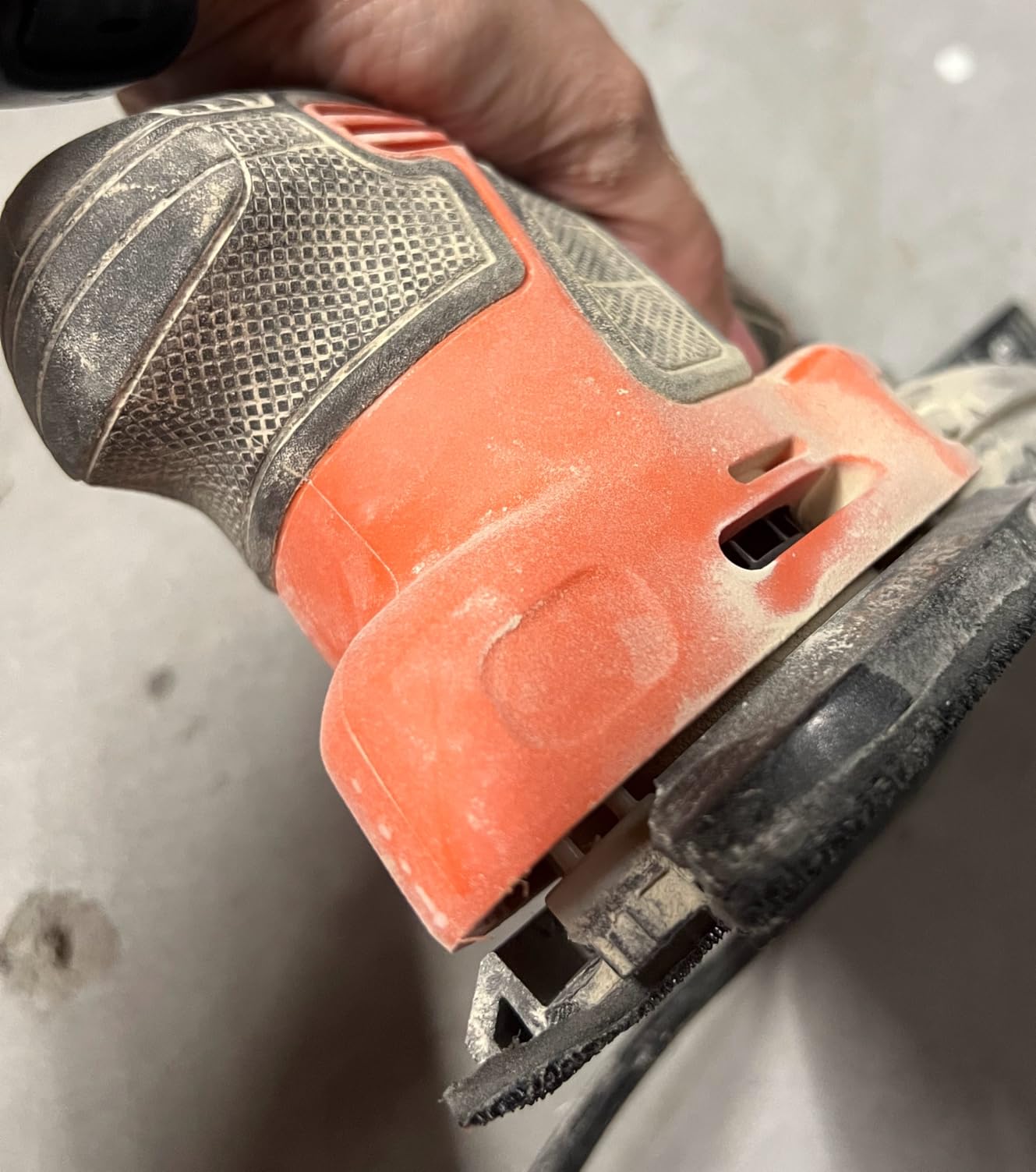 BLACK+DECKER Detail Sander, 1.2 Amp, 16,000 OPM, Compact Design, 3-Position Grip for Comfort, Includes Dust Collector, Corded (BDEMS600) customer photo 1