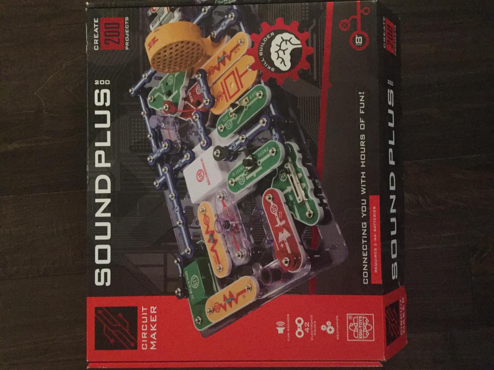 SNAP CIRCUITS 203 STEM Electronics Kit, 200+ Projects, Ages 8+ customer photo 1