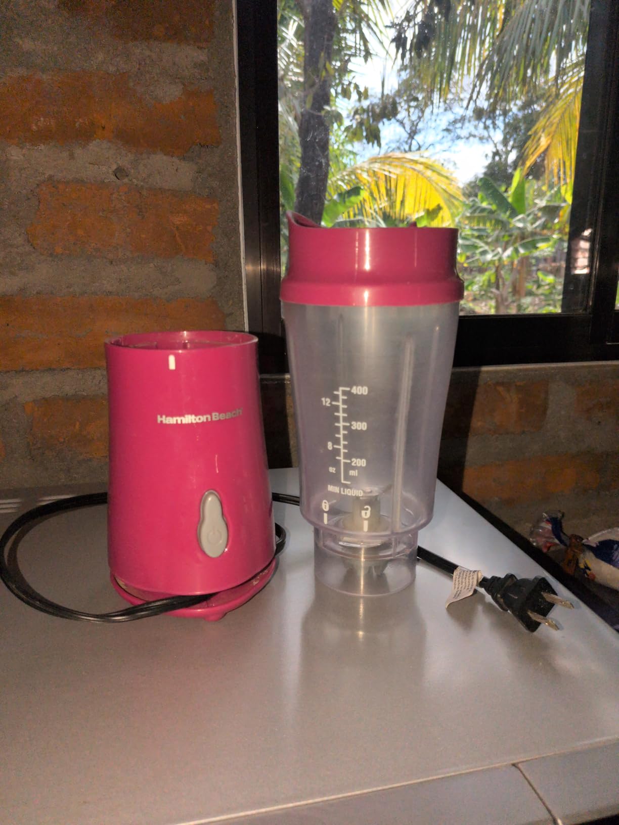 Hamilton Beach Portable Blender for Smoothies With 14 oz. Travel Jar customer photo 1