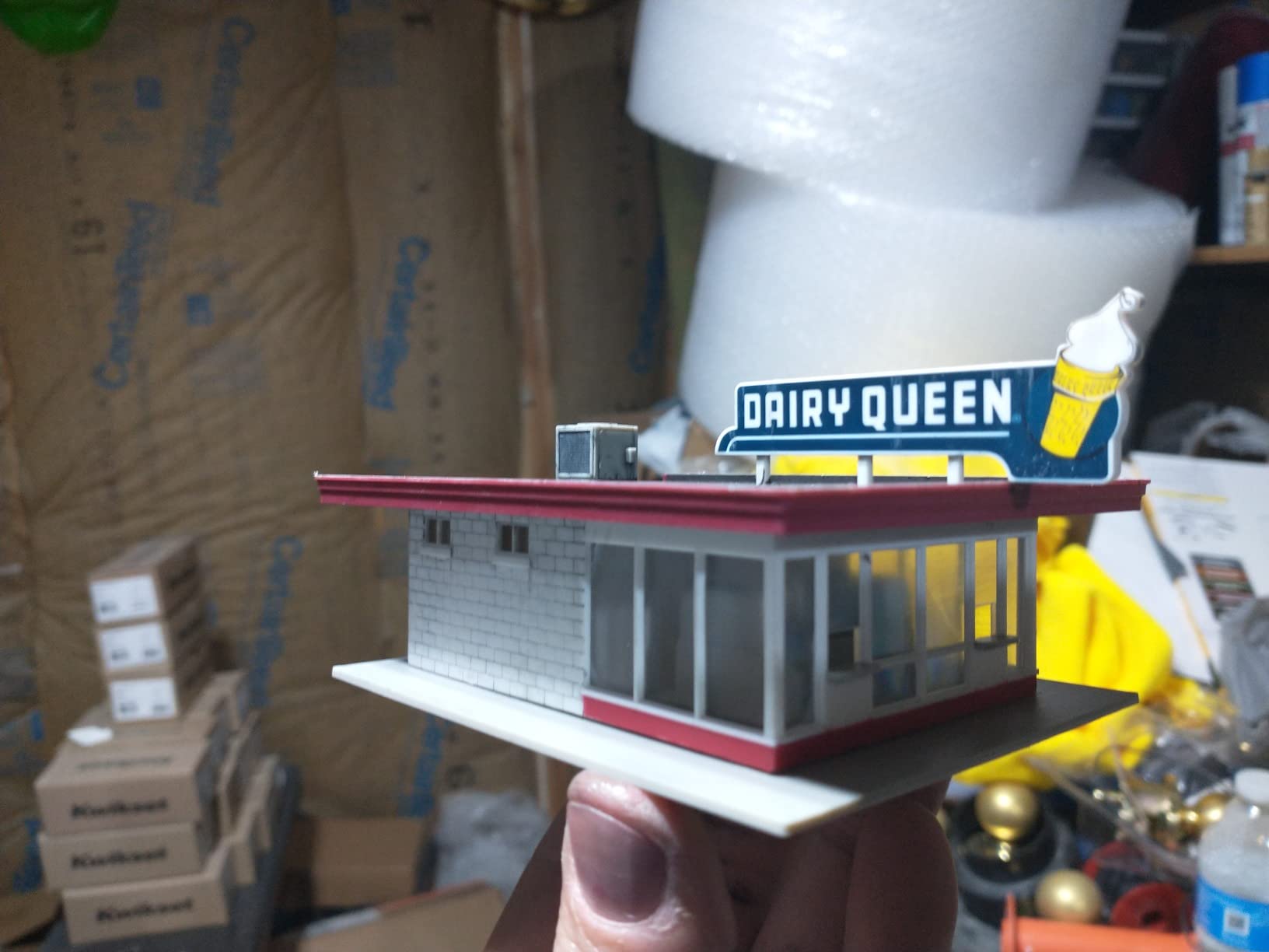 Walther Cornerstone Vintage Dairy Queen® Structure Kit, HO Scale customer photo 1