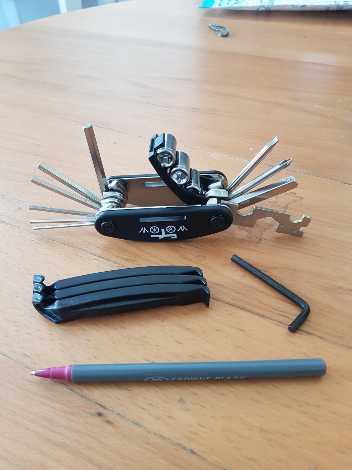 WOTOW 16-in-1 Bike Repair Tool Kit with Tire Levers and Hex Wrenches customer photo 1