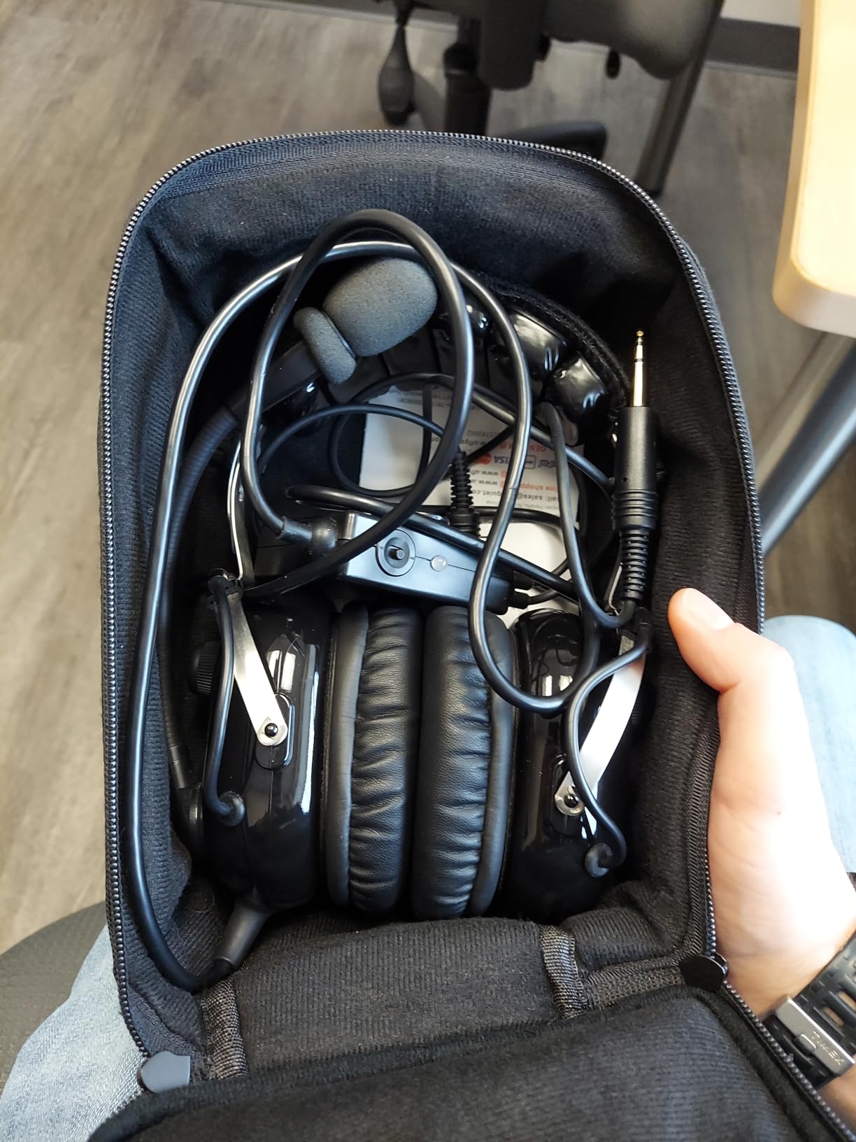 UFQ A28 ANR Aviation Headset Active Noise Reduction-Comes with Great ANR Performance,Clear Communication,Also with bxxx Grade Hi-Fi Sound for Music and Free with a Headset Bag,Comfortable,Durable customer photo 1