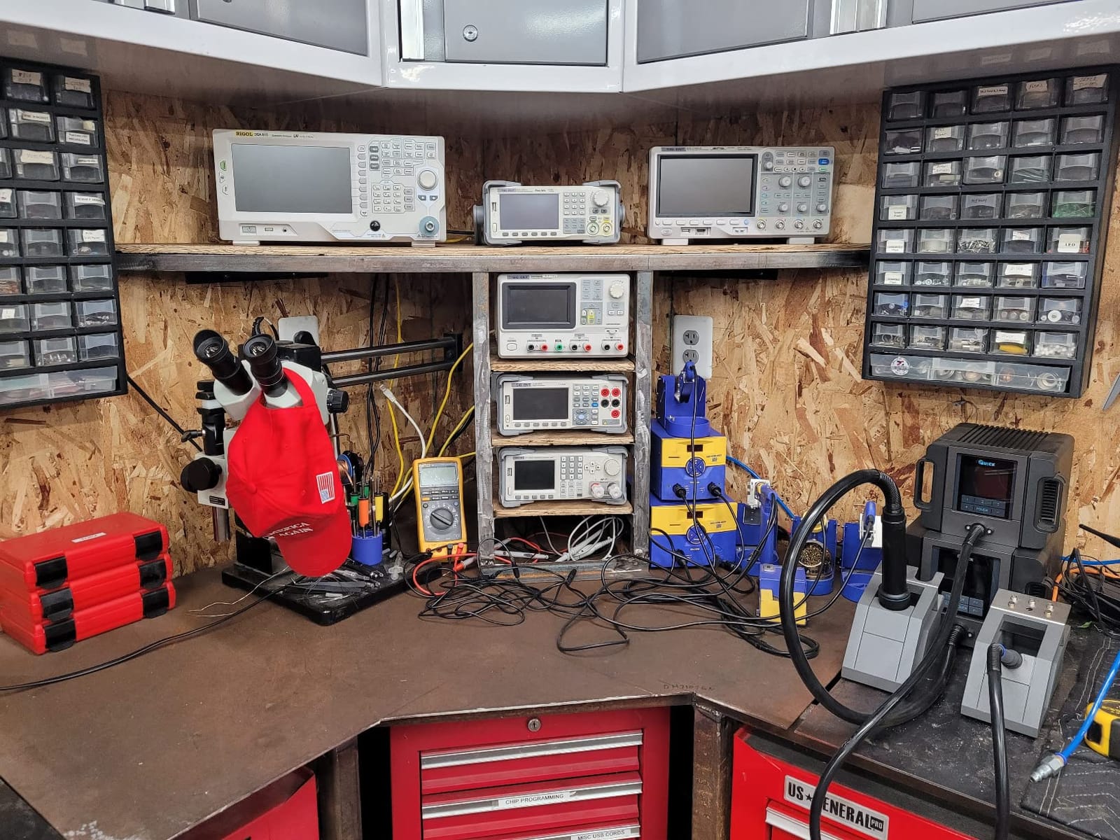 Siglent Technologies SDG2042X Arbitrary Waveform Function-Generators, 40 MHz, Grey customer photo 2