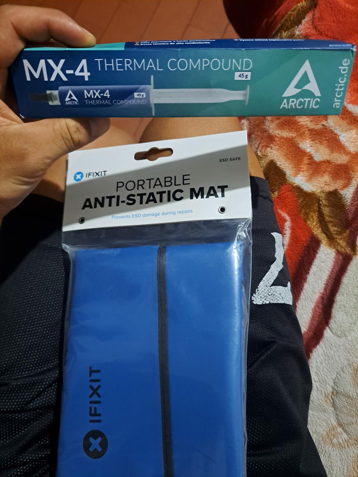 iFixit Portable Anti-Static Mat - ESD Pad, Wrist Strap, Grounding Cord customer photo 2