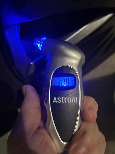 AstroAI Digital Tire Pressure Gauge 150PSI, ±1PSI Accuracy for Car Truck customer photo 1