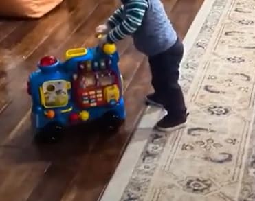 VTech Sit-to-Stand Ultimate Alphabet Train, Blue customer photo 1
