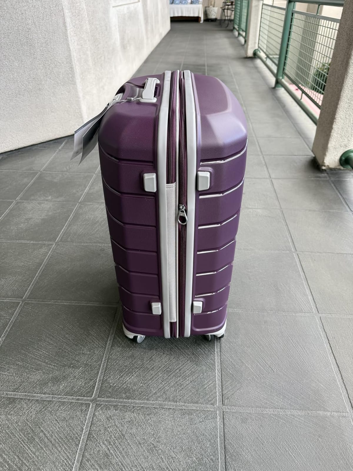 Samsonite Freeform Large Checked Luggage with Dual 360° Spinner Wheels - TSA Lock, Airline-Approved - Lightweight Durable Polypropylene Expandable Hardshell - Black customer photo 1
