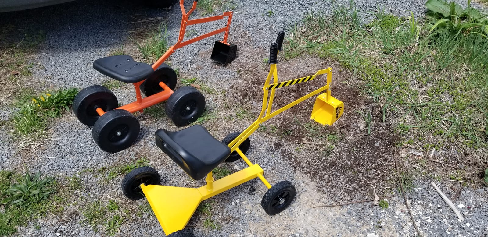 Big Dig Toy Excavator Ride, Sand Digger w/ 360 Rotation Base for Kids Ages 3 & Up, Yellow - Outdoor Playground and Beach Construction Riding Toys for Children customer photo 2