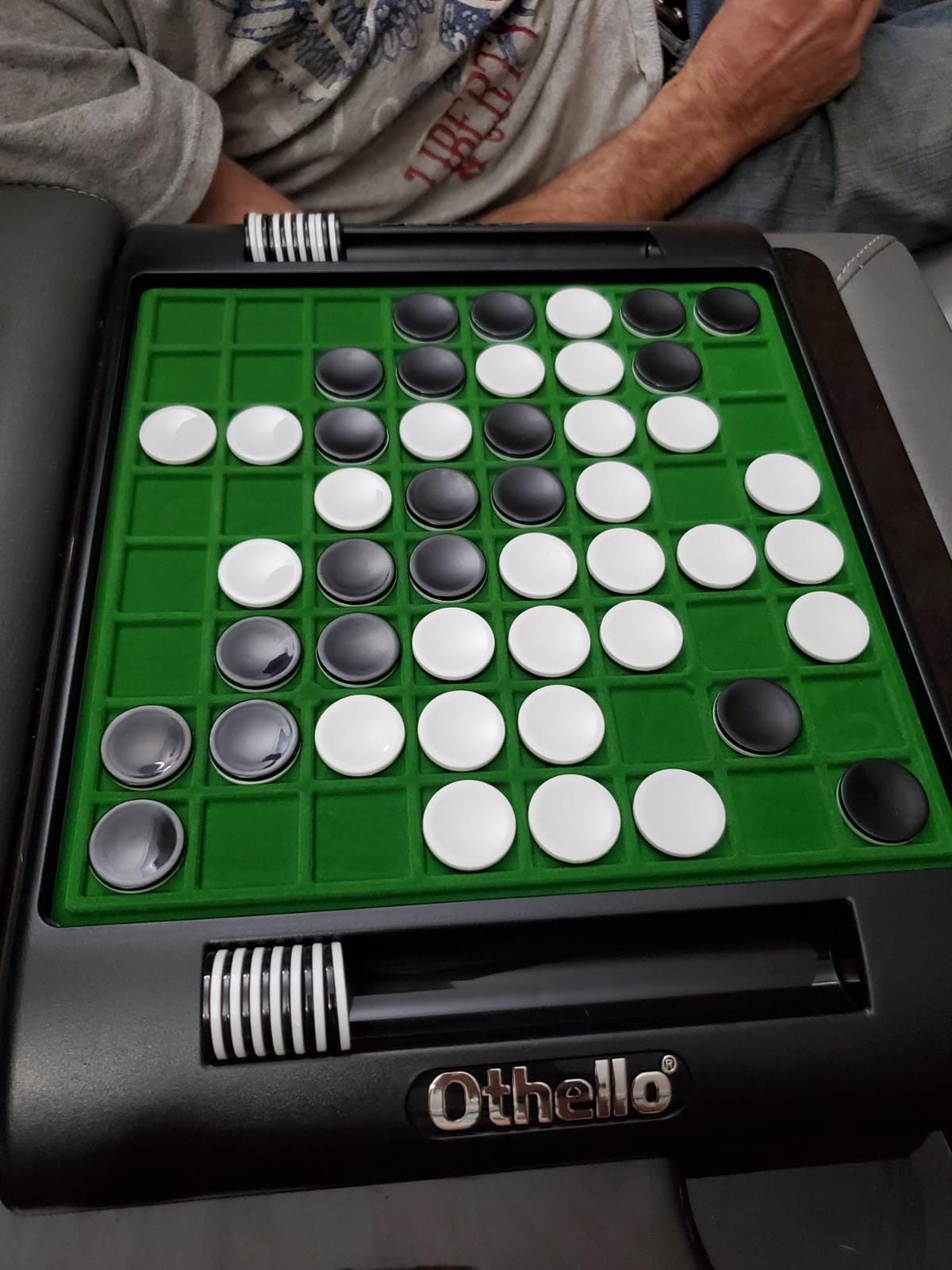 Ravensburger Othello - Classic Strategy Board Game for 2 Players - Easy to Learn, Hard to Master - Fast-Paced Family Fun - Ages 8+ customer photo 2