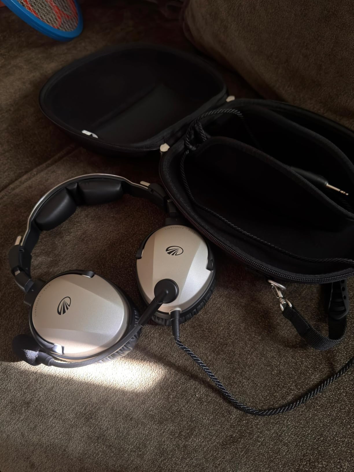 LIGHTSPEED Zulu 3 Premium ANR Aviation Headset with Noise Cancelling and Bluetooth (GA Dual Plugs) customer photo 2