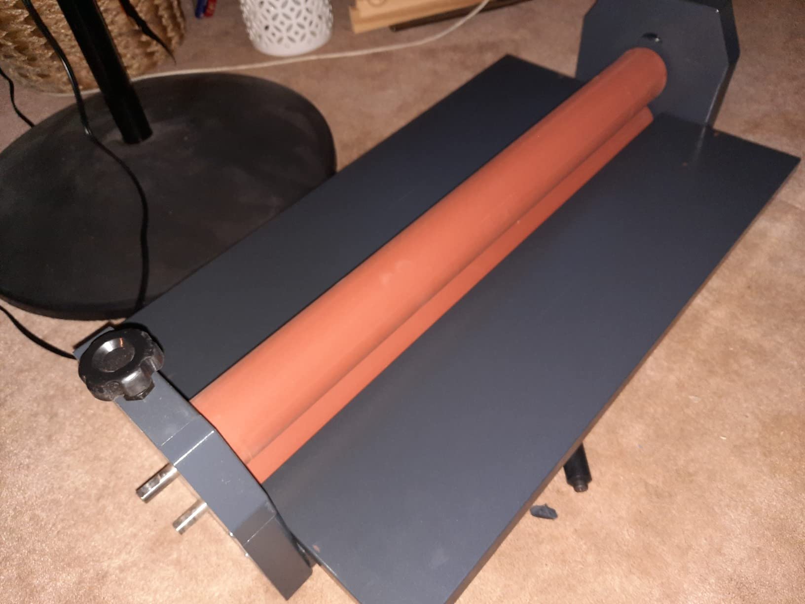 VEVOR 25 Inch Cold Laminator Machine 10mm Manual Vinyl Photo Film Cold laminator Hand Crank Pressure Cold Roll laminator(25 Inch) customer photo 1