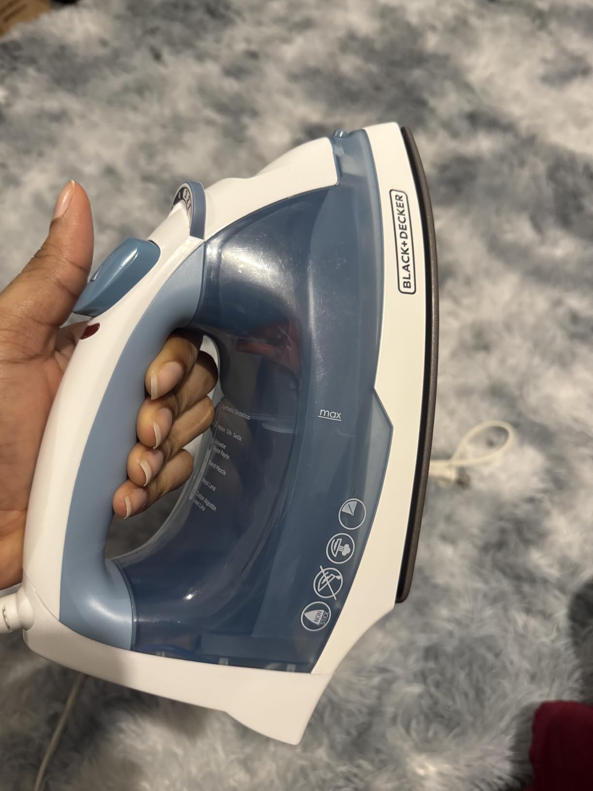 BLACK+DECKER Steam Iron for Clothes with Auto Shutoff & TrueGlide Soleplate customer photo 2