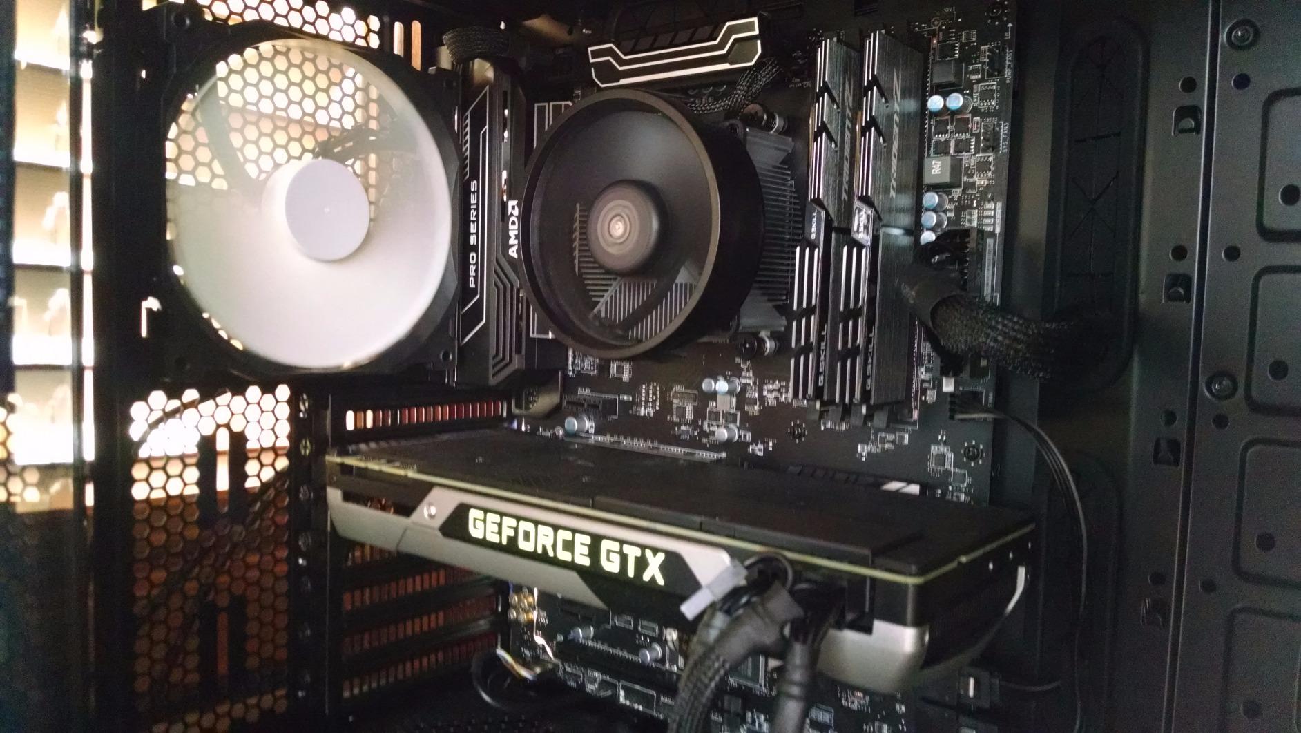 AMD YD150XBBAEBOX Ryzen 5 1500X Processor with Wraith Spire Cooler customer photo 1