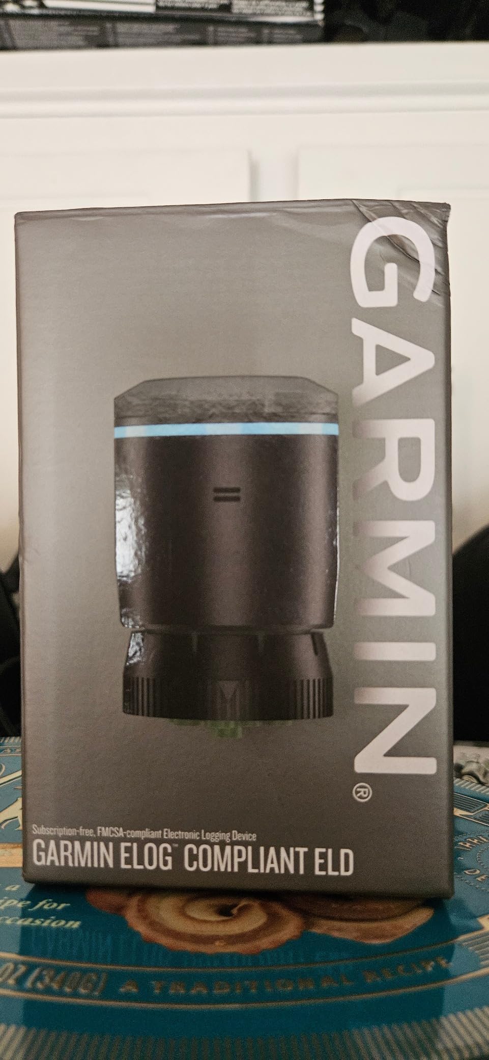 Garmin eLog, Compliant Electronic Logging Device (ELD), No-Subscription Fees, FMCSA Compliant, Supports 9-pin J1939 and 6-pin J1708 Diagnostic Ports (010-01876-00) customer photo 1