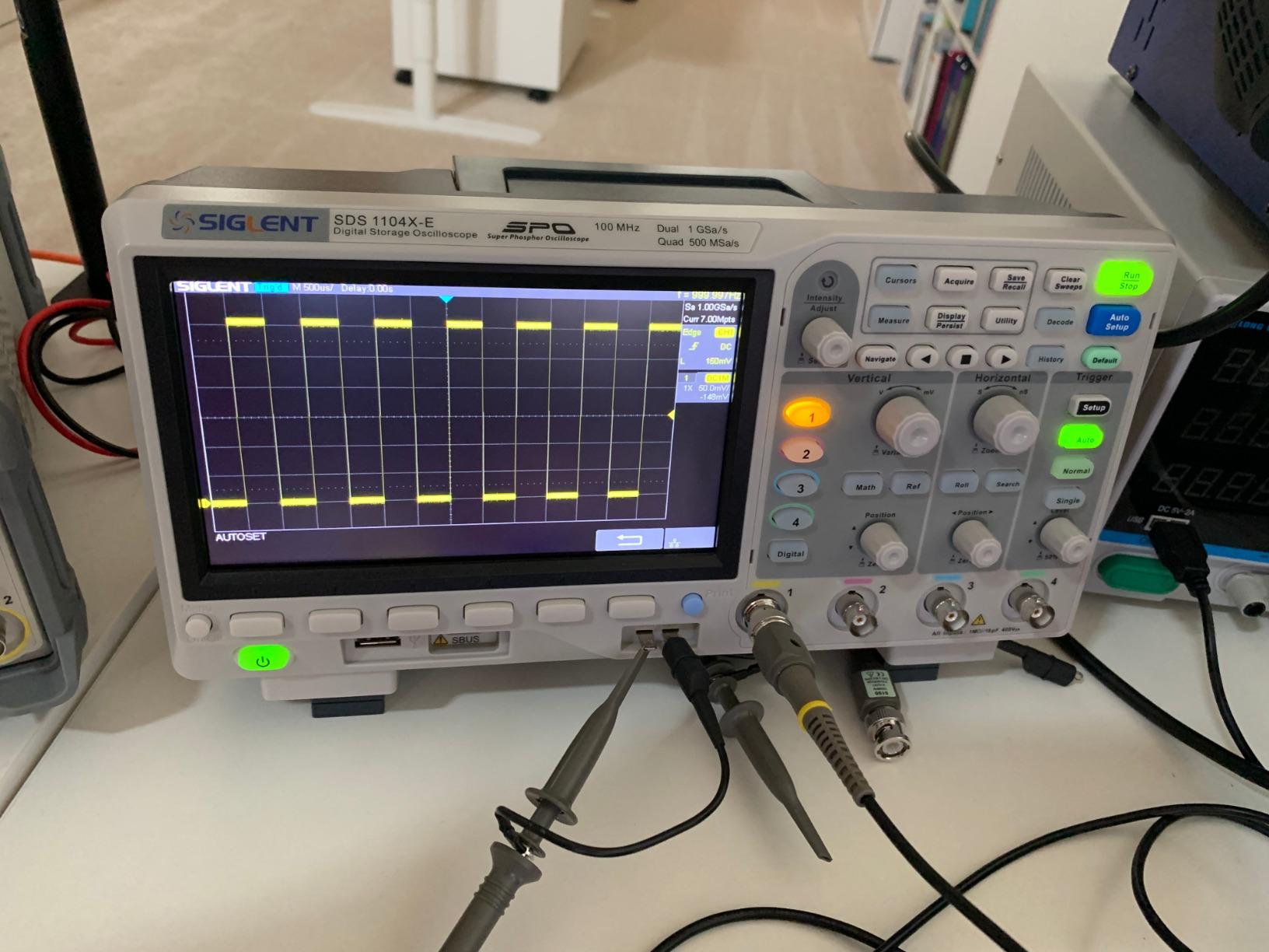 Siglent Technologies SDS1104X-E 100Mhz Digital Oscilloscope 4 Channels Standard Decoder, Grey customer photo 1