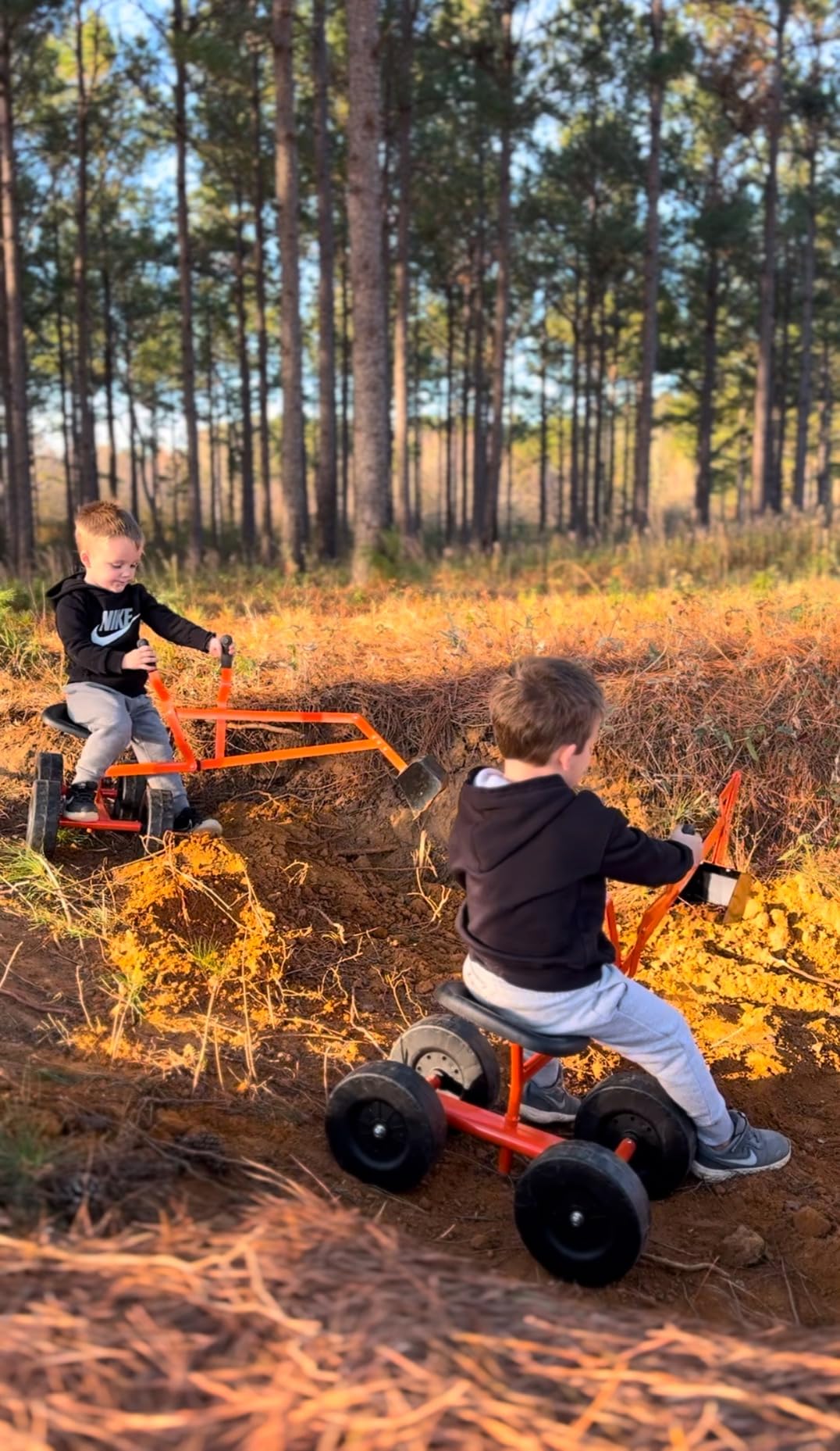 Costzon Kids Ride on Sand Digger with Wheels, Heavy Duty Steel Digging Scooper Excavator Crane with 360° Rotatable Seat for Dirt, Snow, Beach, Outdoor Sandbox Play Toy customer photo 1