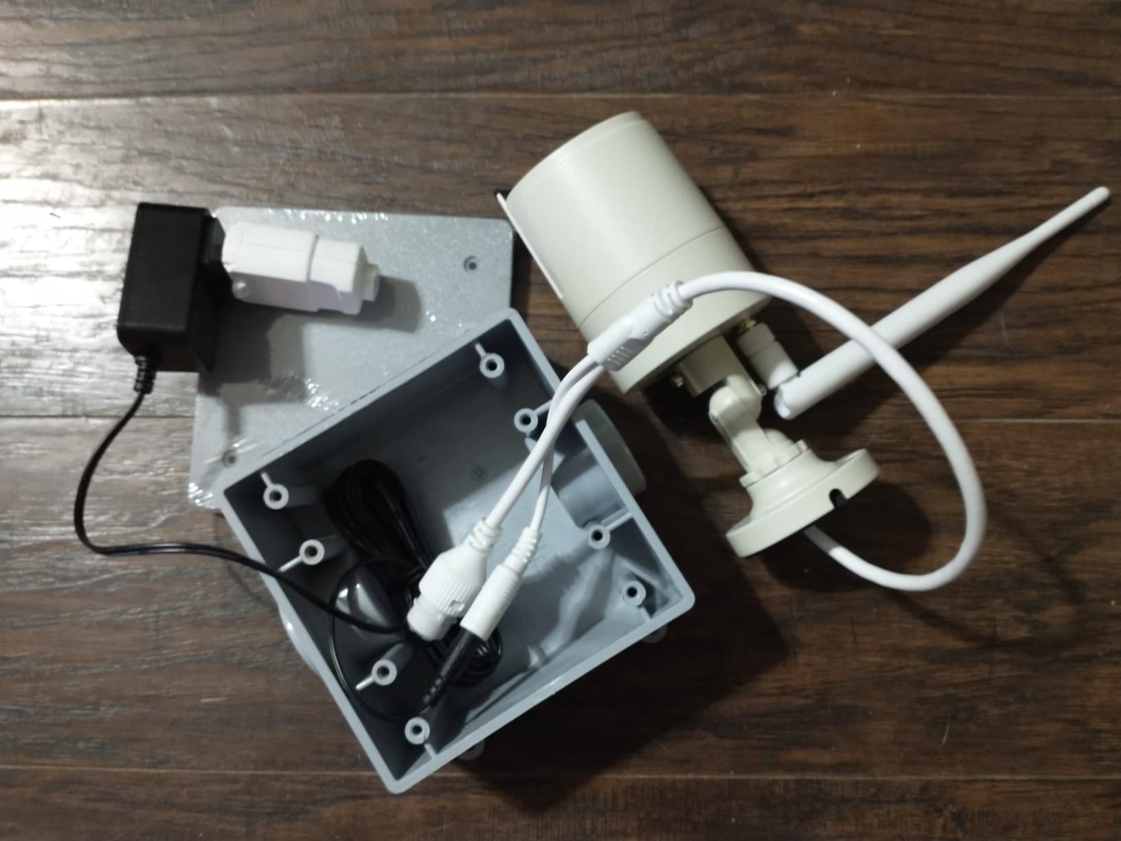 5MP Wireless Security Camera System, Wired Plug-in Powered, 1TB HDD customer photo 1