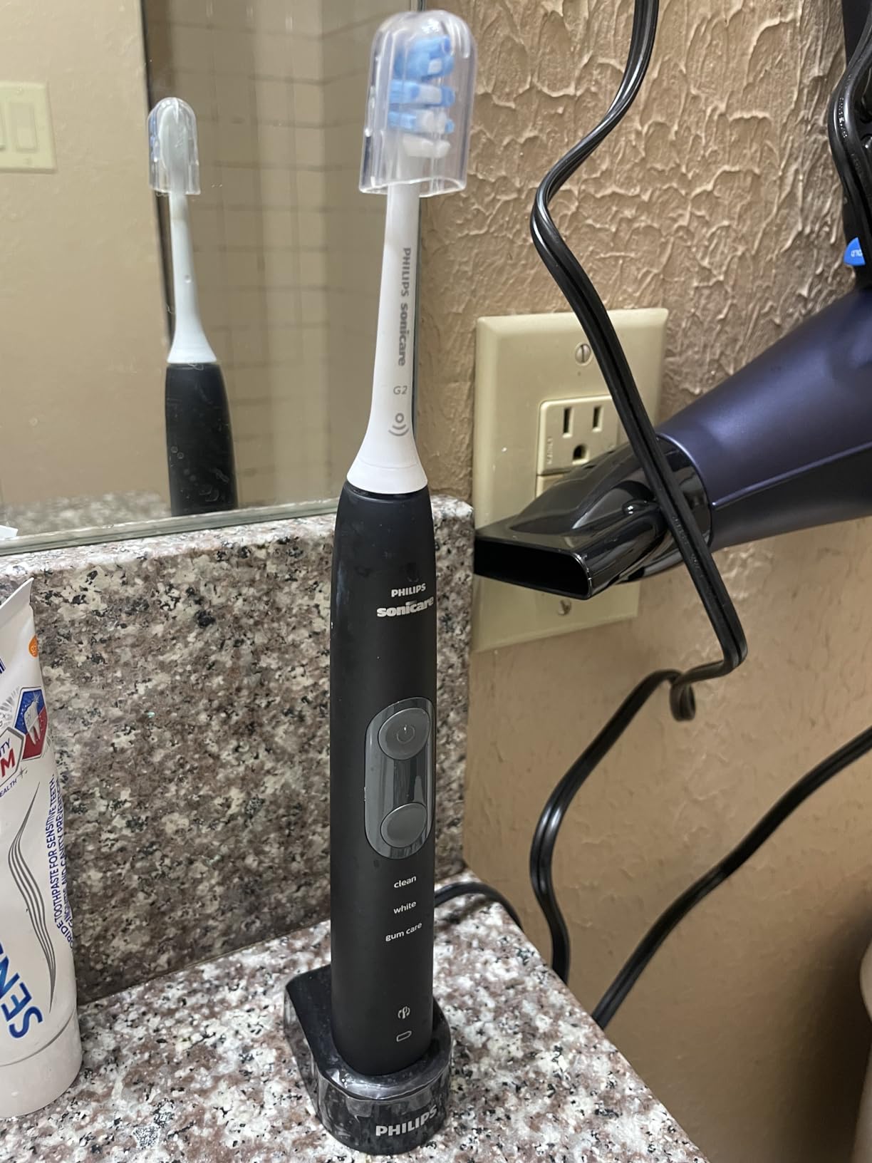 Philips Sonicare 5100 Rechargeable Electric Toothbrush, 1 Brush Head, White customer photo 1