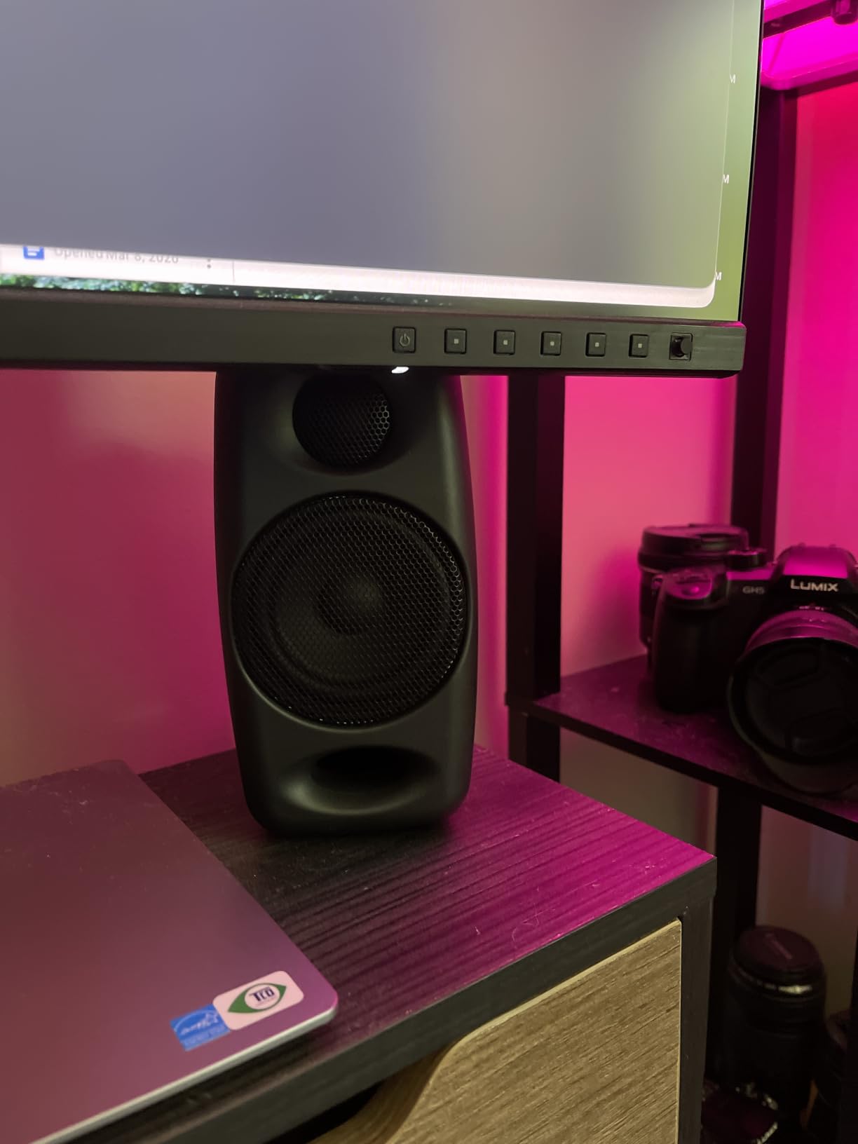 IK Multimedia iLoud Micro Monitor White 50 watt Portable Wireless Bluetooth Studio Reference Monitors, Dual Speakers for Music Production, Mixing, Mastering, Composing, producing and DJs customer photo 2