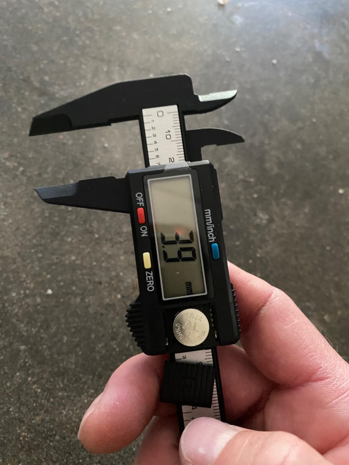 Digital Caliper, Adoric Calipers 0-6 Inch, Inch/mm Conversion, Large LCD customer photo 1