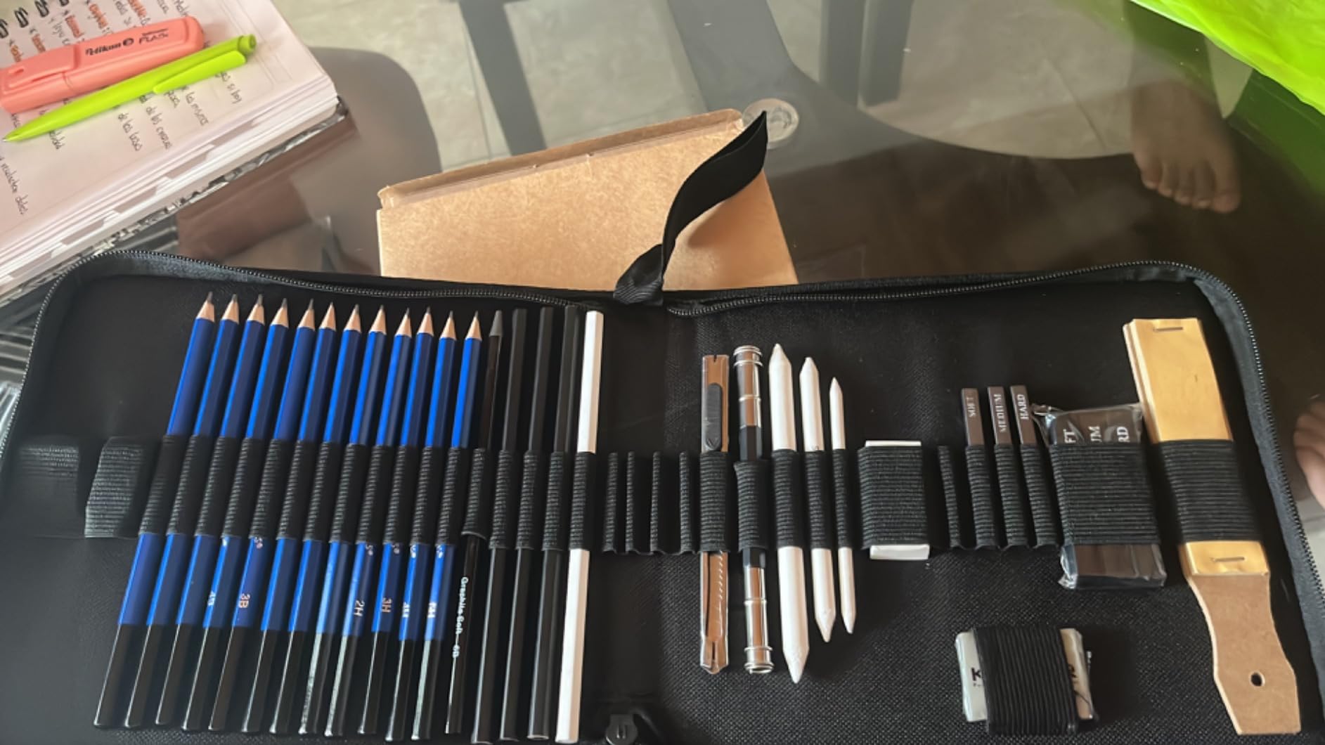 KALOUR 33 Pro Drawing Kit Sketching Pencils Set, Portable Zippered Travel Case customer photo 1