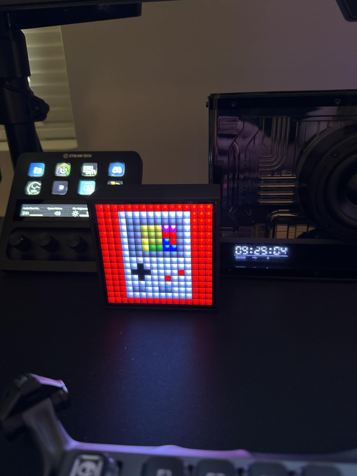 Divoom TimeBox Evo -- Pixel Art Bluetooth Speaker with 16x16 LED Display APP Control - Cool Animation Frame & Gaming Room Setup & Bedside Alarm Clock- Black customer photo 2