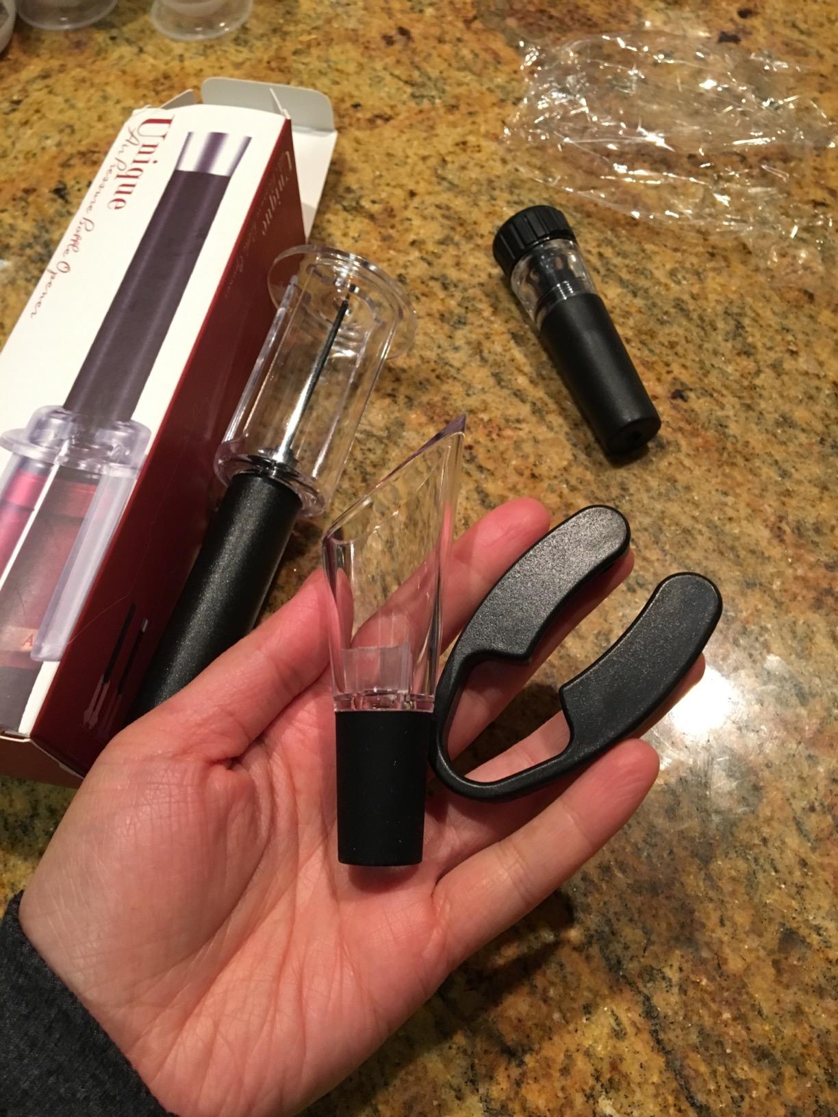 Air Pressure Pump Bottle Opener With Foil Cutter,Aerator Pourer,Vacuum Stopper(4PCS),Simple Cork Remover,Efficient Corkscrew Bottle Opener,Great For Wine Lovers,Perfect Wine Gift. customer photo 2