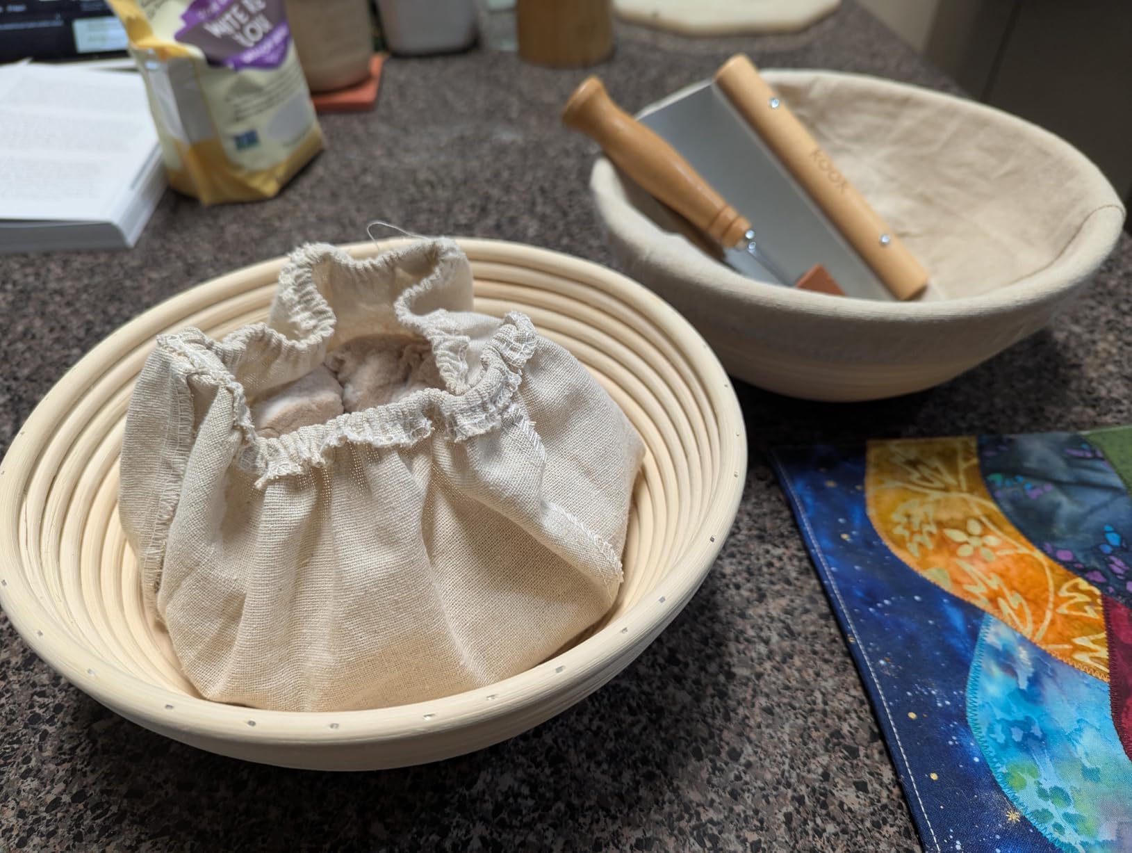 Kook Banneton Bread Proofing Set, Artisan Sourdough Bread Making Kit, 9 Inch Handwoven Rattan Baskets and Liners, Metal & Plastic Dough Scrapers, Scoring Lame & Case, 4 Extra Blades, Set of 2, Round customer photo 2