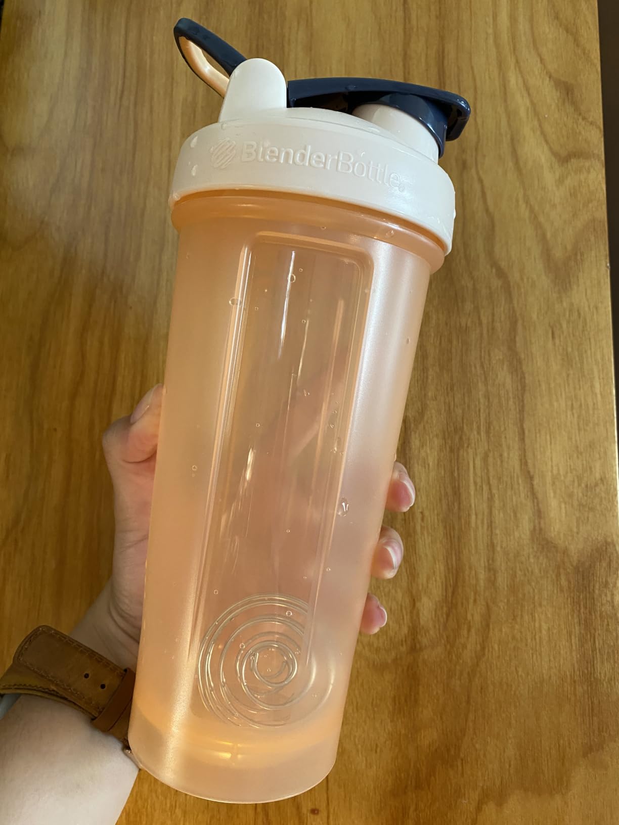 BlenderBottle Classic V2 Plastic Shaker Bottle 20 oz Clear/Black customer photo 1