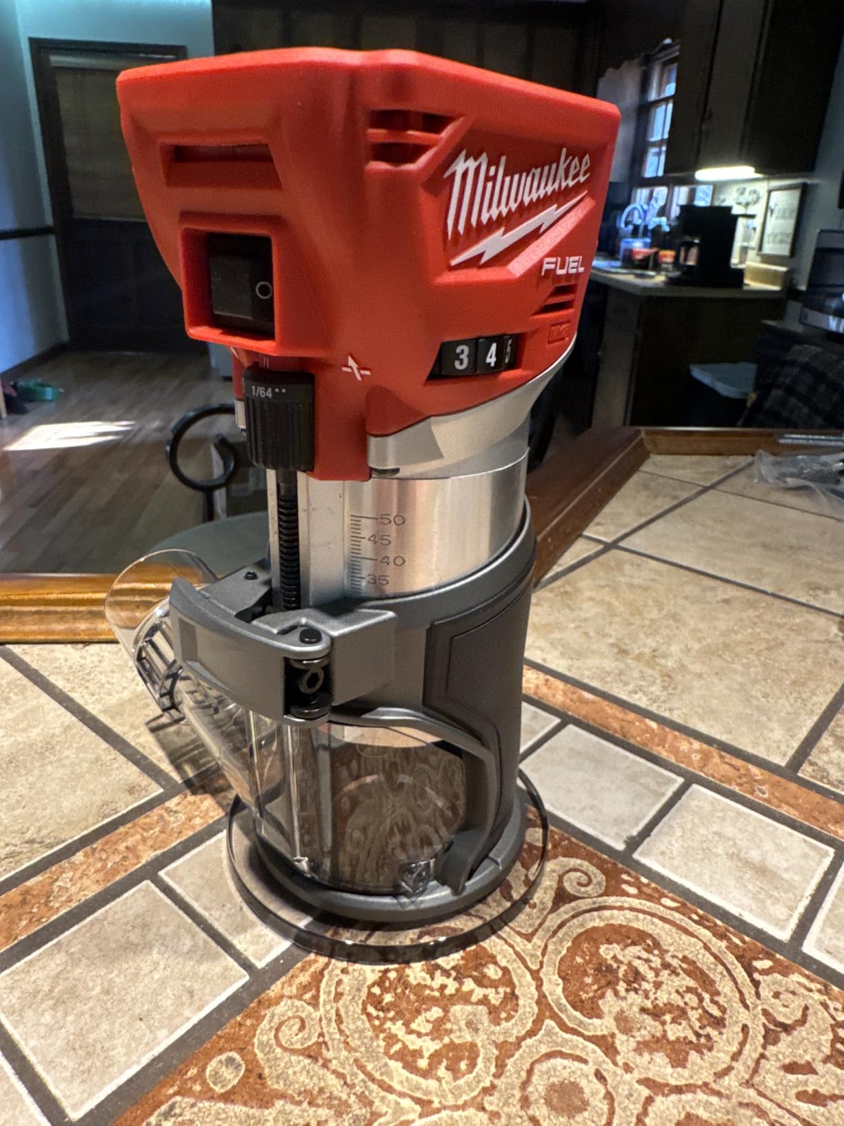 Milwaukee Cordless Compact Router,18.0 Voltage customer photo 2