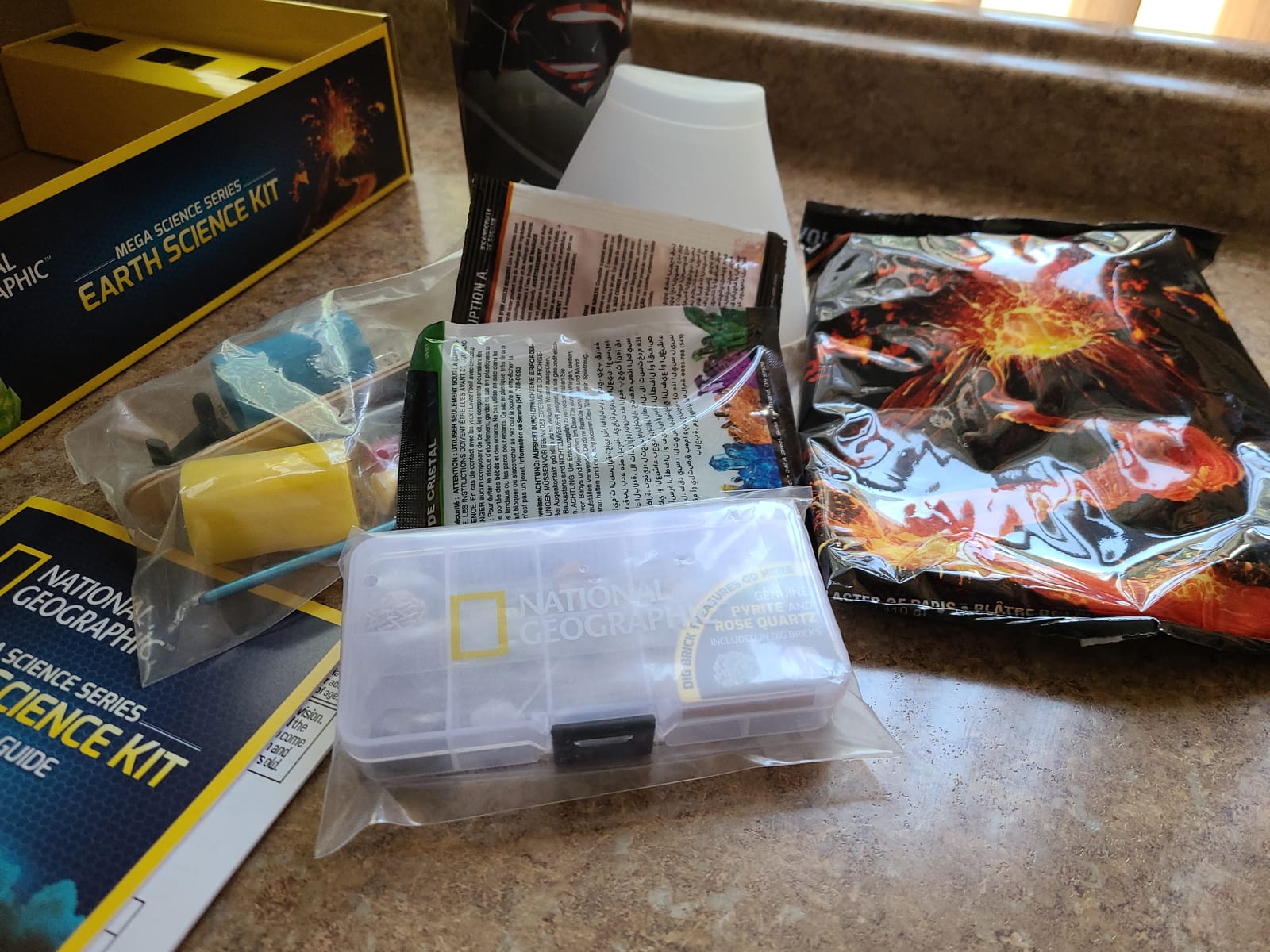 National Geographic Earth Science Kit with 100+ Activities for Kids 8-12 customer photo 2