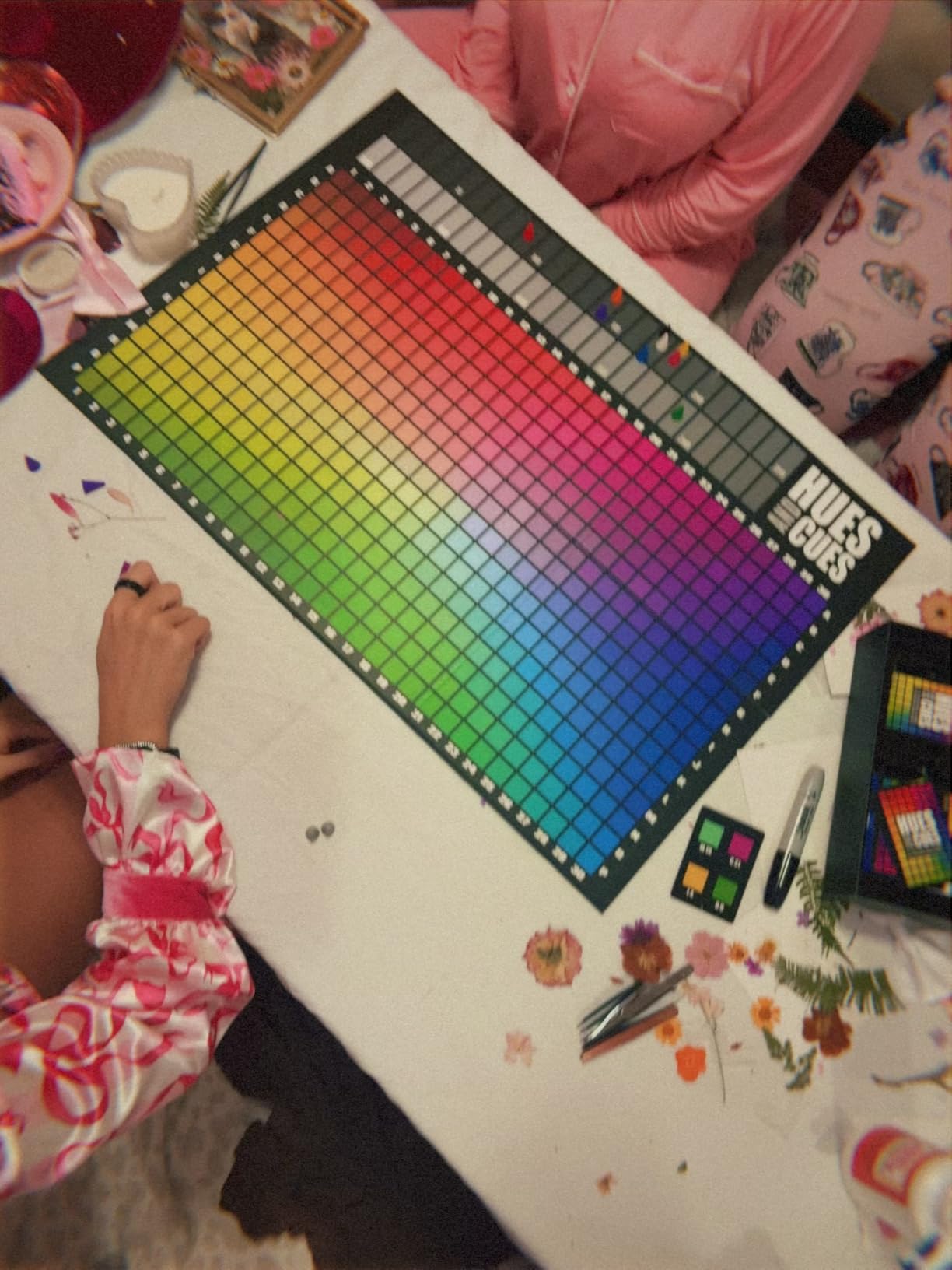 HUES and CUES - Vibrant Color Guessing Board Game for 3-10 Players Ages 8+, Connect Clues and Guess from 480 Color Squares customer photo 2
