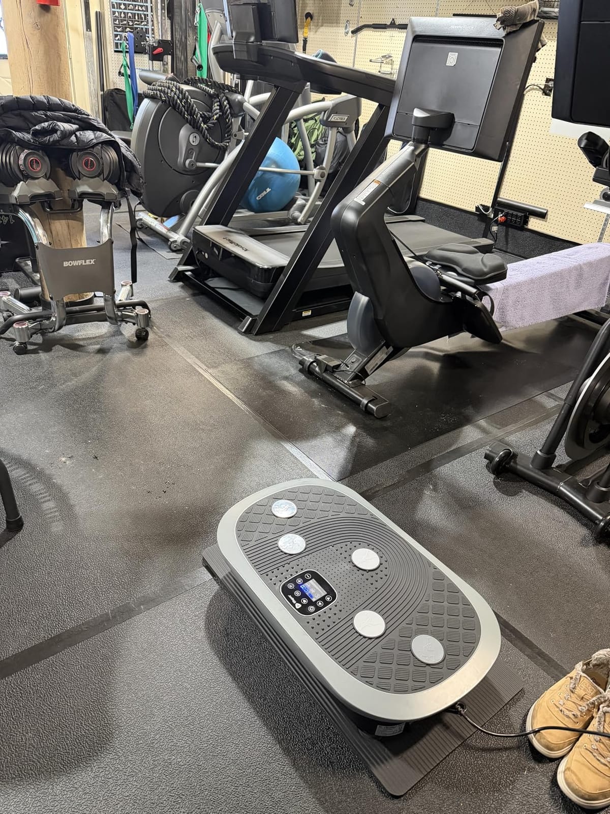 Lifepro Rumblex Plus/Pro 4D Vibration Plate Exercise Machine with 60 Speeds | 3 Motors, 7 Training Modes, Bluetooth Speaker, Wristband Remote — Vibration Plate for Lymphatic Drainage, Muscle Activation customer photo 2