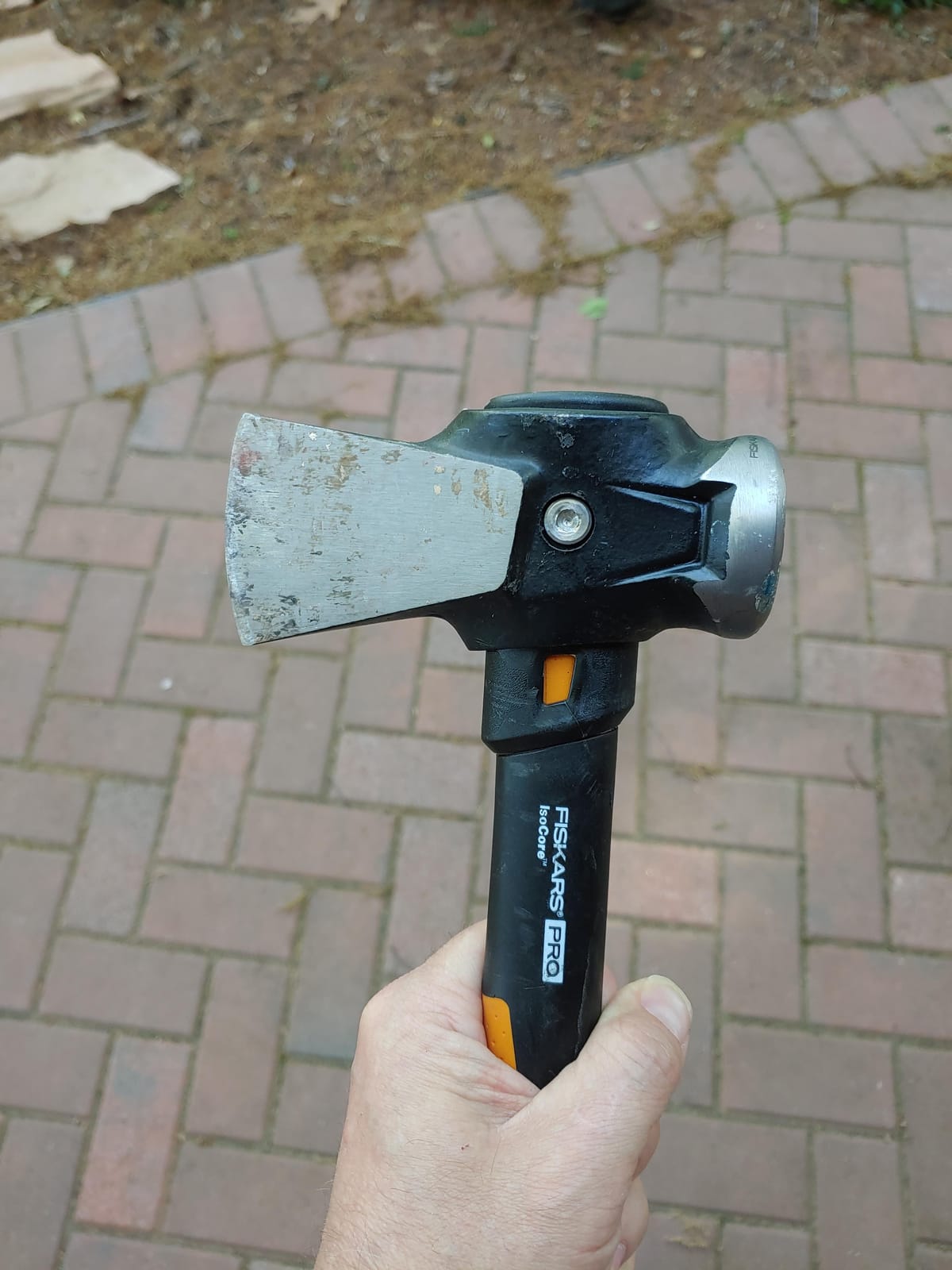 Fiskars Pro IsoCore 2.5 lb Splitting Maul, 14