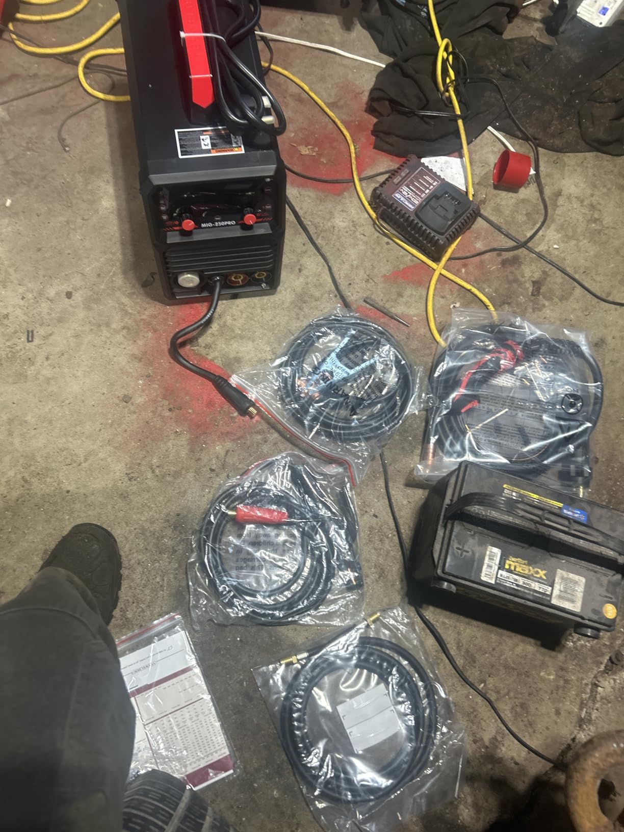 YESWELDER 250A MIG Welder, 110V/220V Dual Voltage 6-In-1 Welding Machine customer photo 1