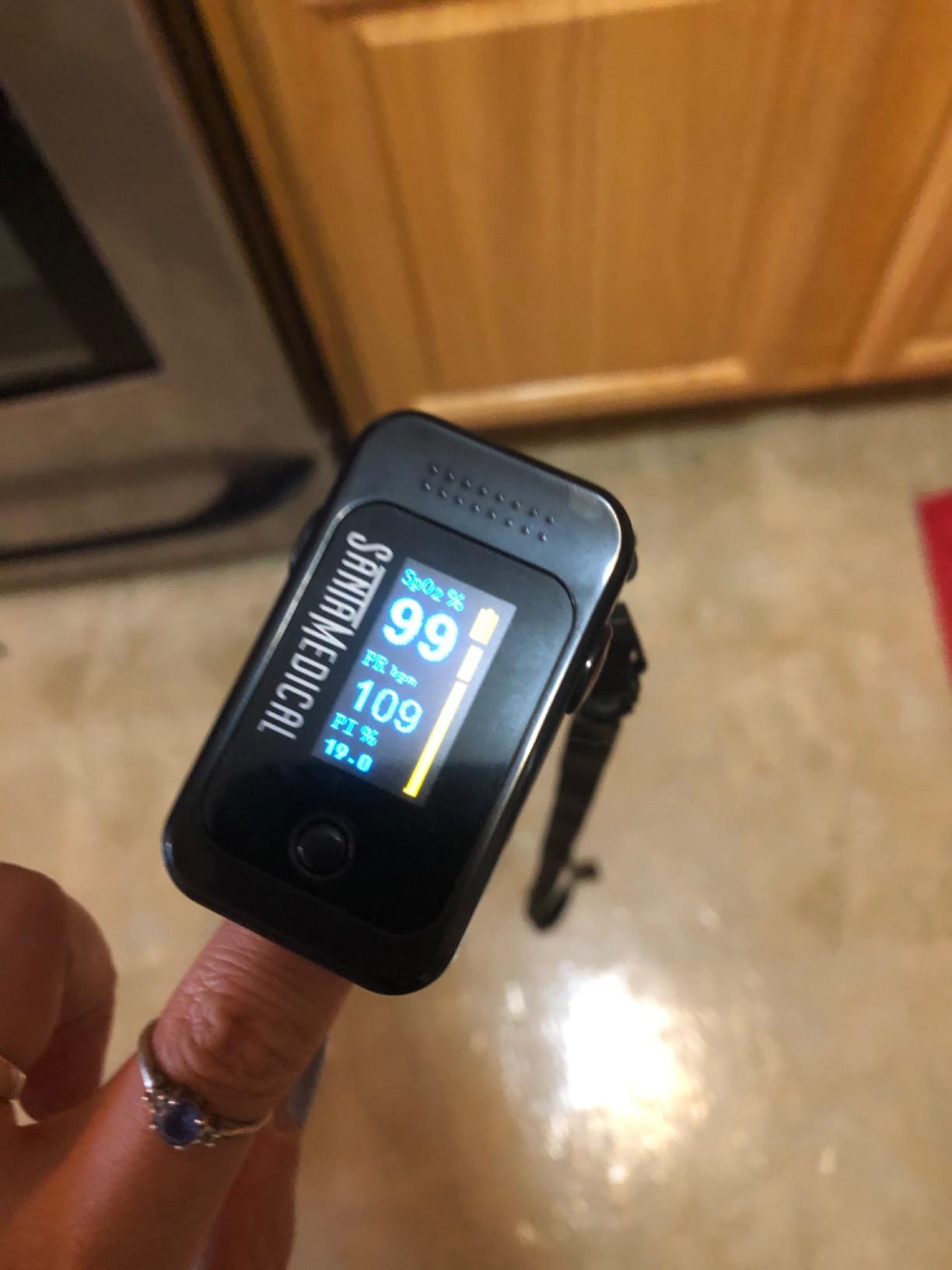 Santamedical Dual Color OLED Pulse Oximeter Fingertip Monitor (SpO2) | Blood Oxygen Saturation Monitor with Case, Batteries and Lanyard customer photo 2
