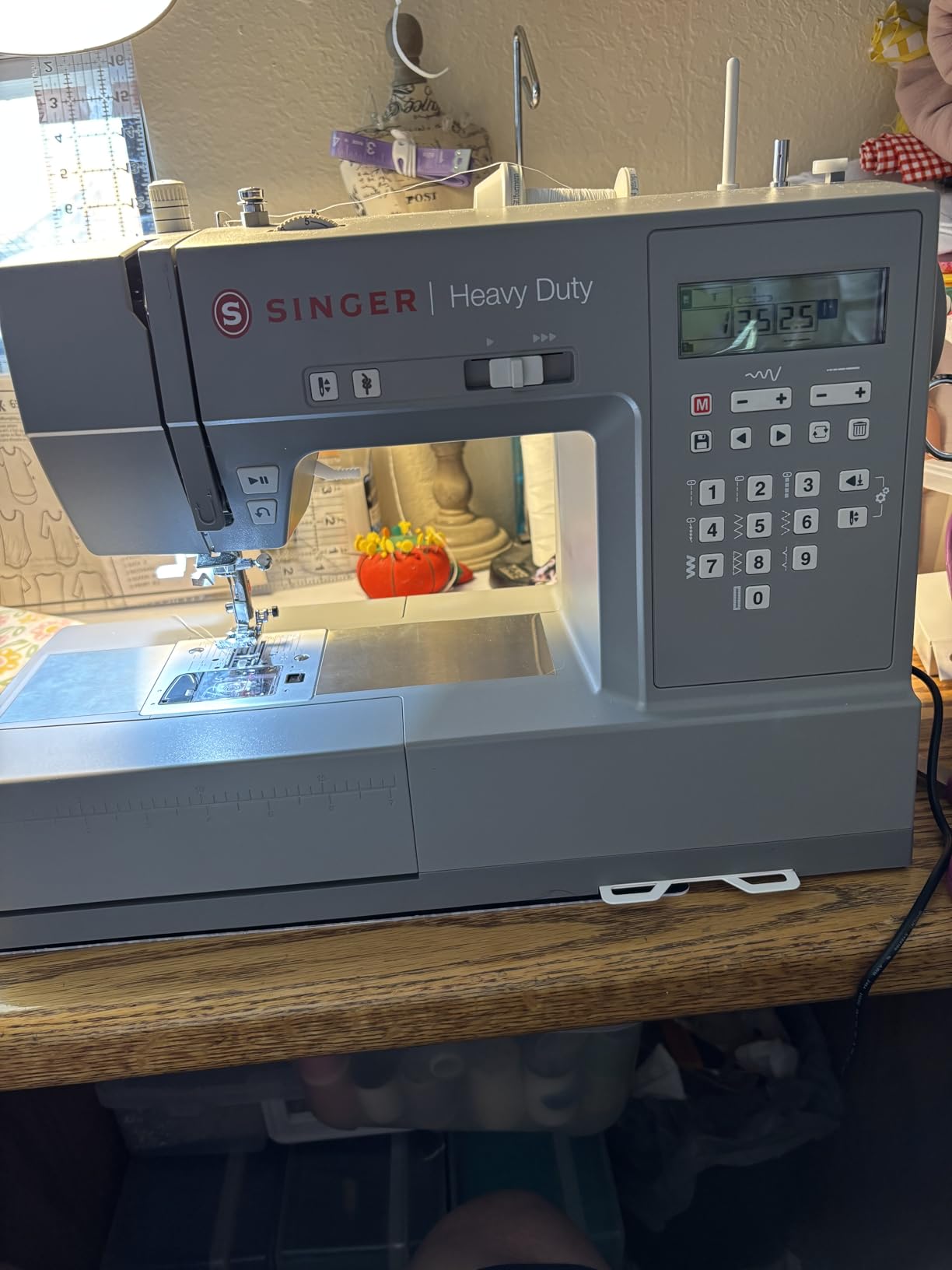 SINGER® 6700C Heavy Duty Computerized Machine with Accessory Kit customer photo 2